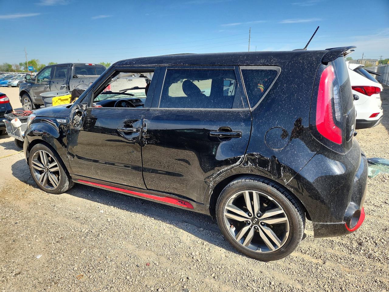 2015 Kia Soul + Black vin: KNDJP3A59F7776347