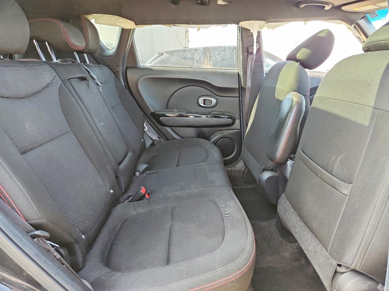 2015 Kia Soul + Black vin: KNDJP3A59F7776347