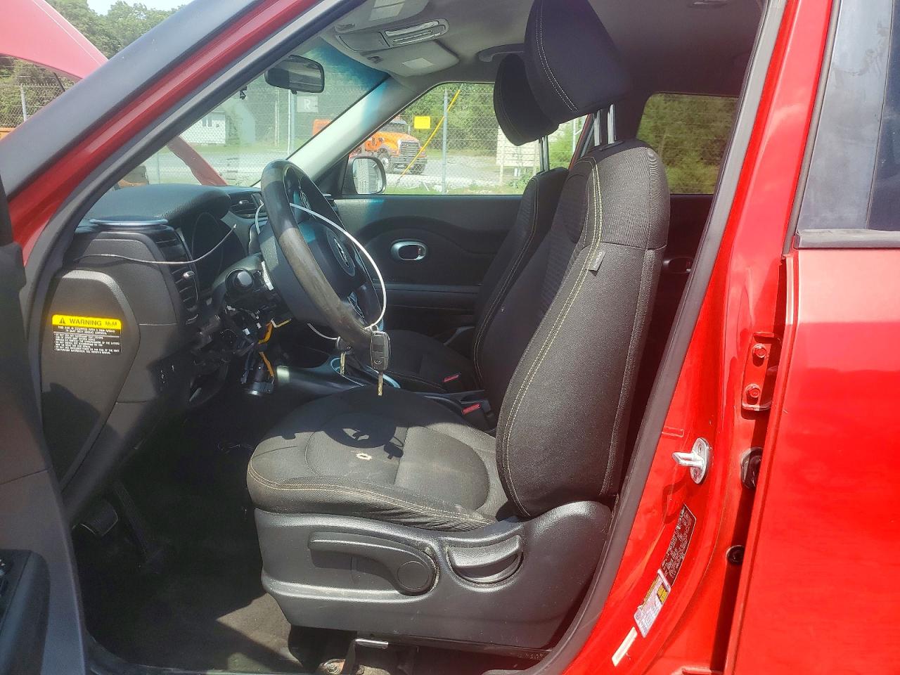 2015 Kia Soul + Red vin: KNDJP3A59F7784187