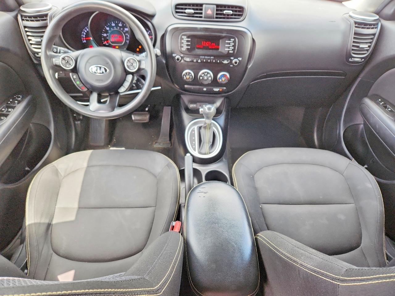 2015 Kia Soul + Red vin: KNDJP3A59F7786702
