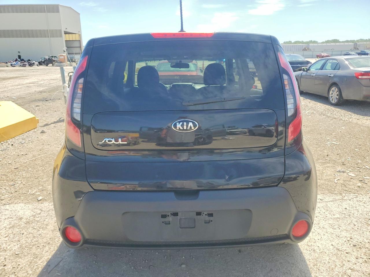 2015 Kia Soul + Black vin: KNDJP3A59F7795464