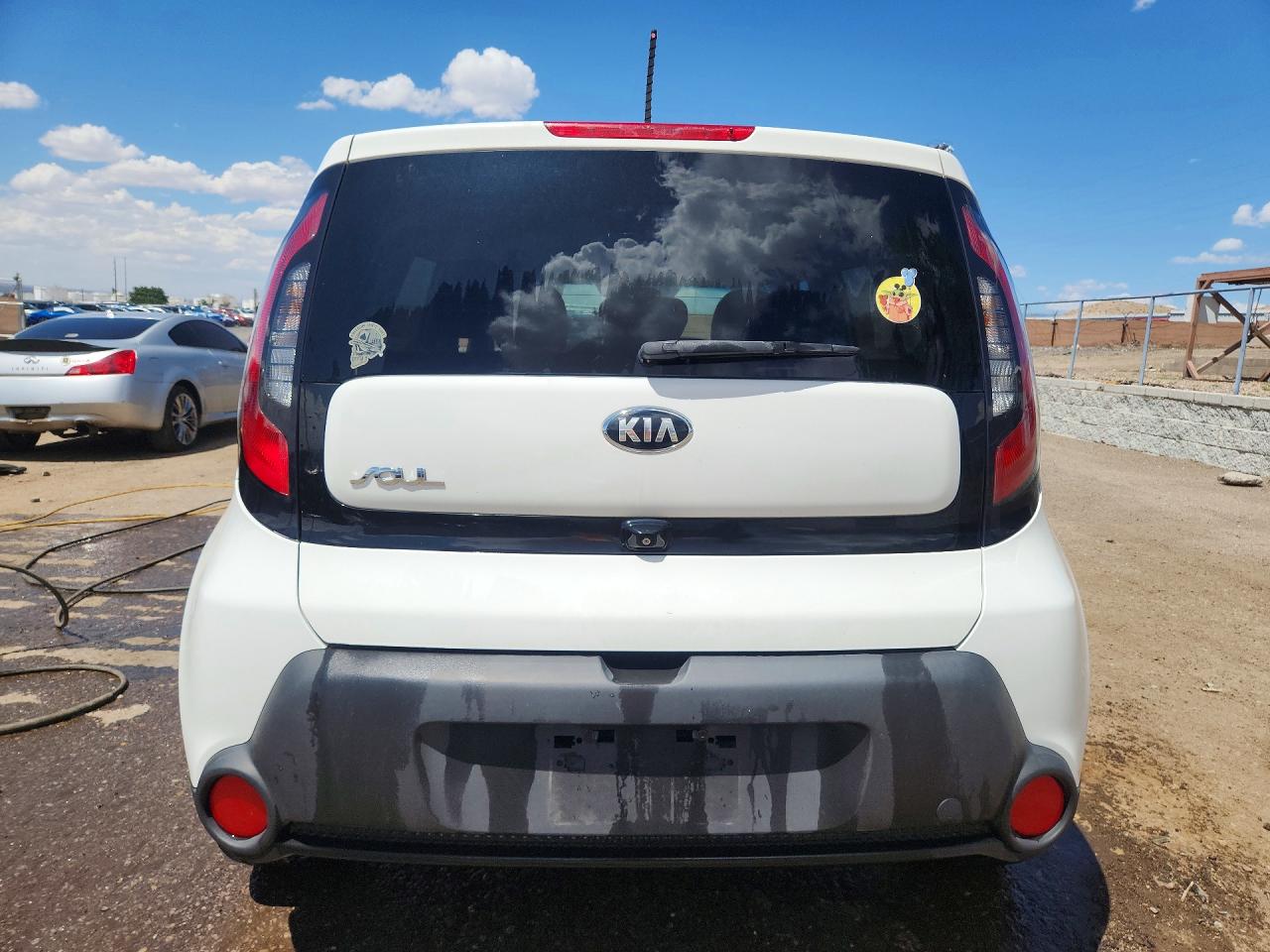 2015 Kia Soul + White vin: KNDJP3A59F7804714