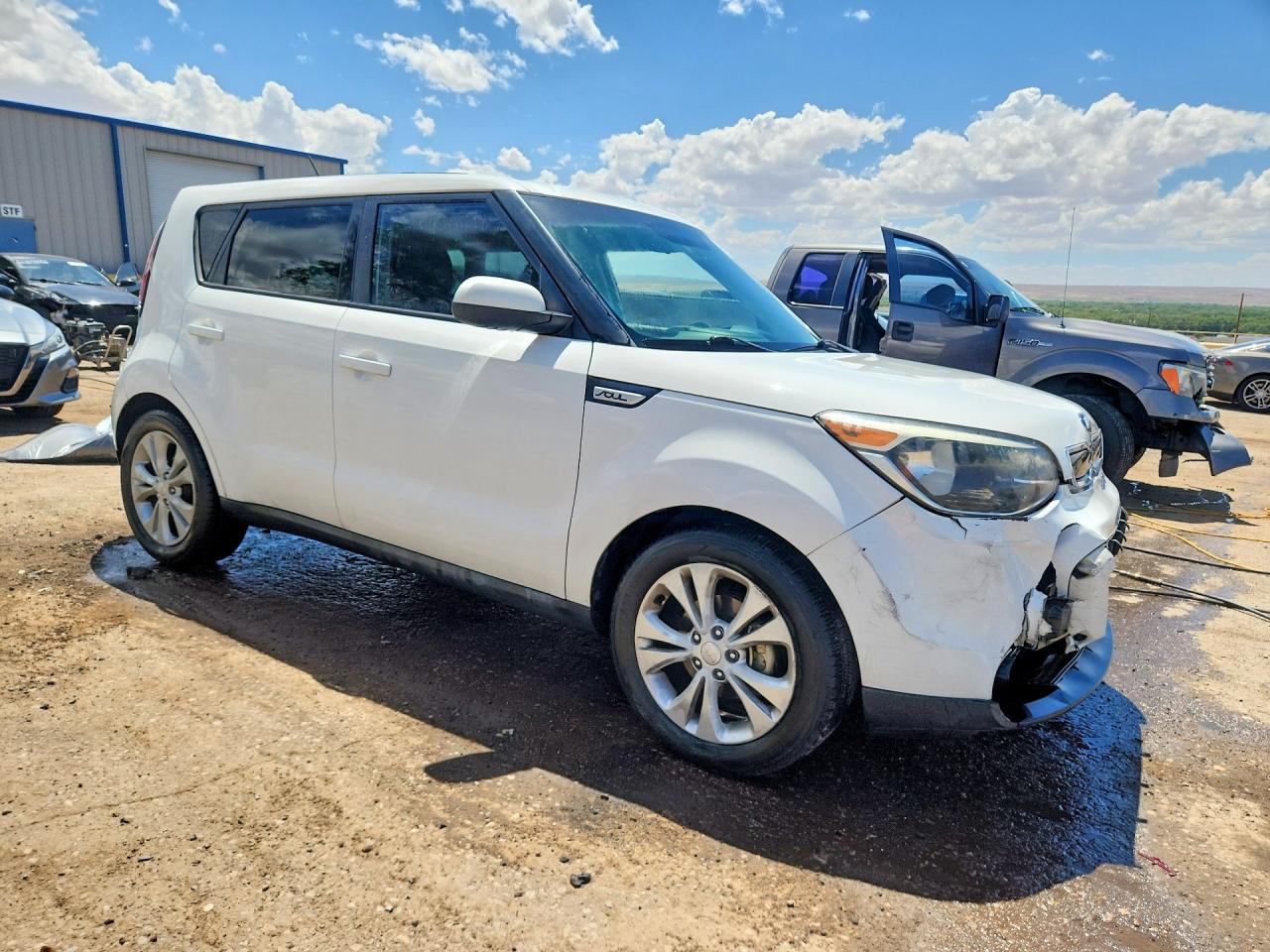 2015 Kia Soul + White vin: KNDJP3A59F7804714