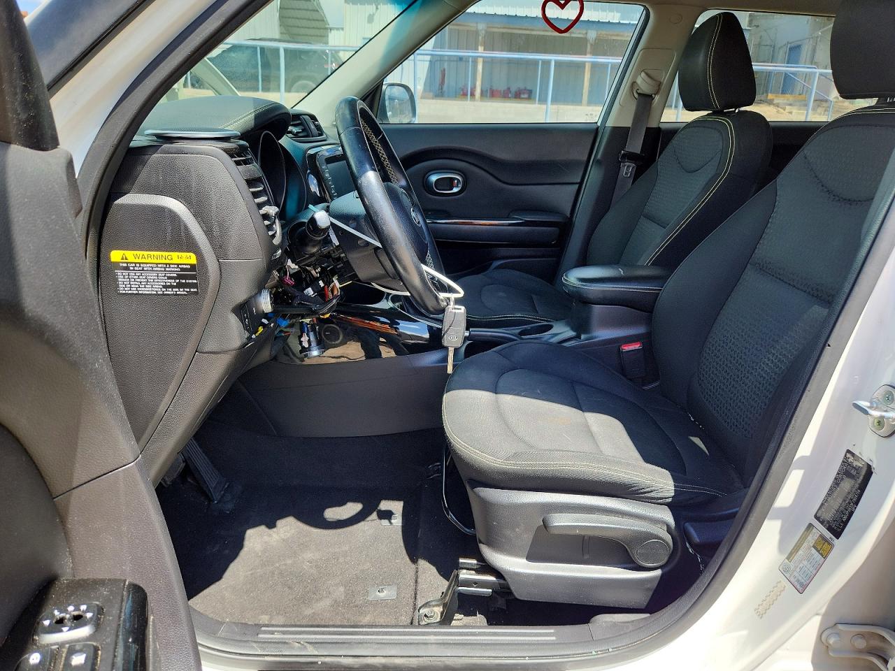 2015 Kia Soul + White vin: KNDJP3A59F7804714