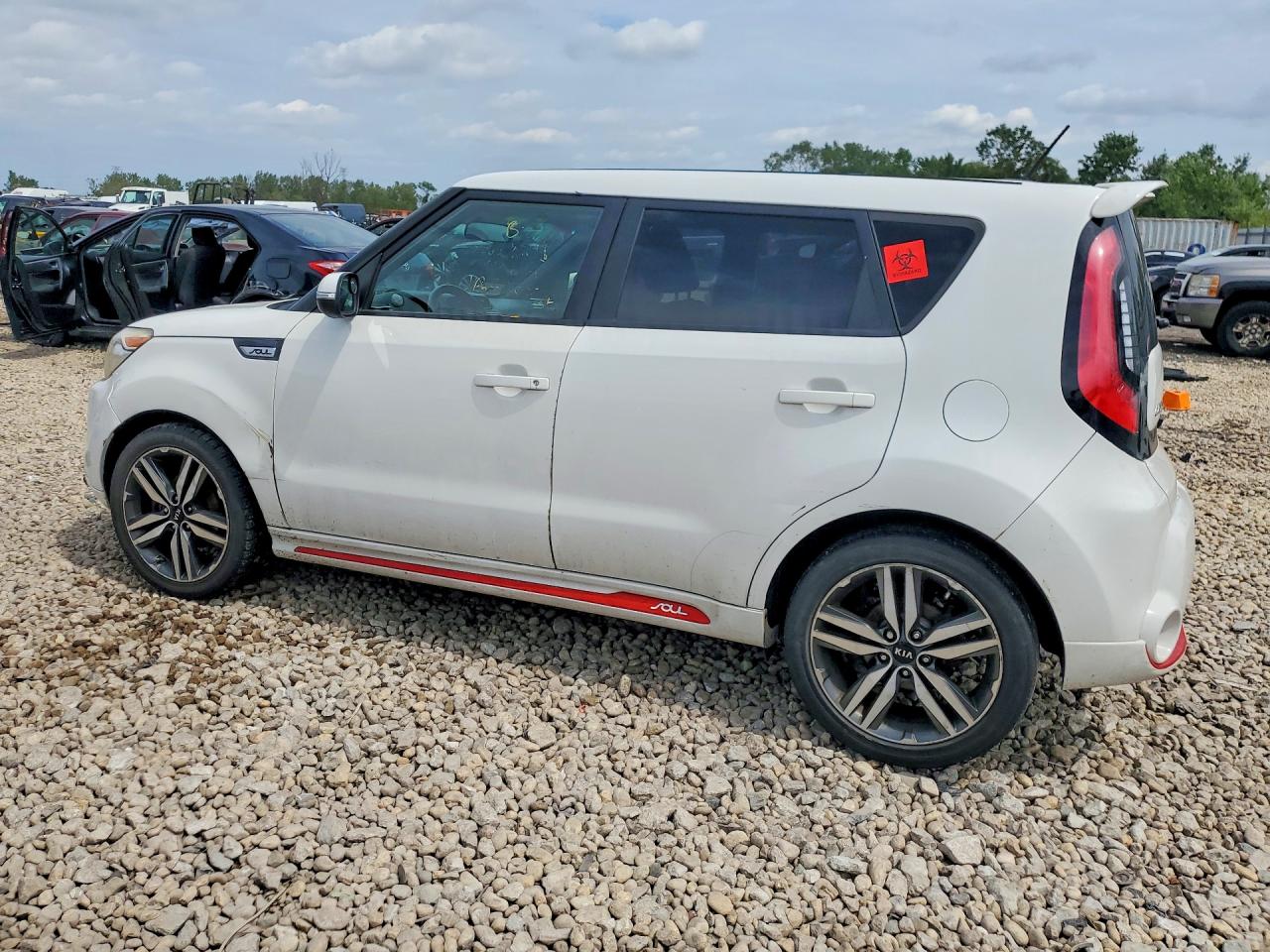2014 Kia Soul + White vin: KNDJP3A5XE7034134