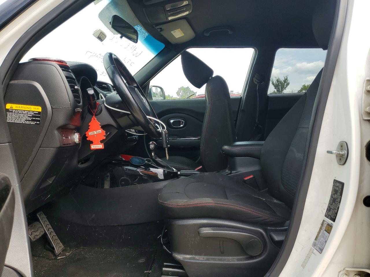 2014 Kia Soul + White vin: KNDJP3A5XE7034134