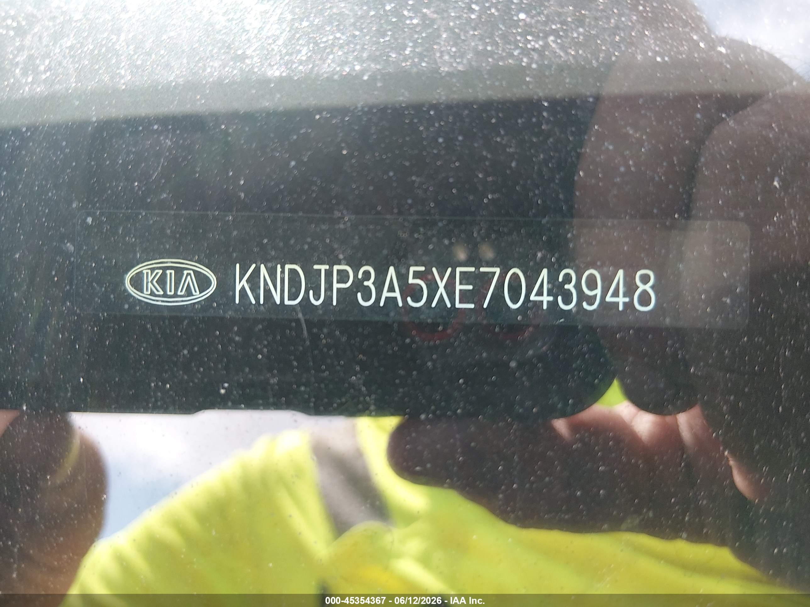 2014 Kia Soul + Yellow vin: KNDJP3A5XE7043948