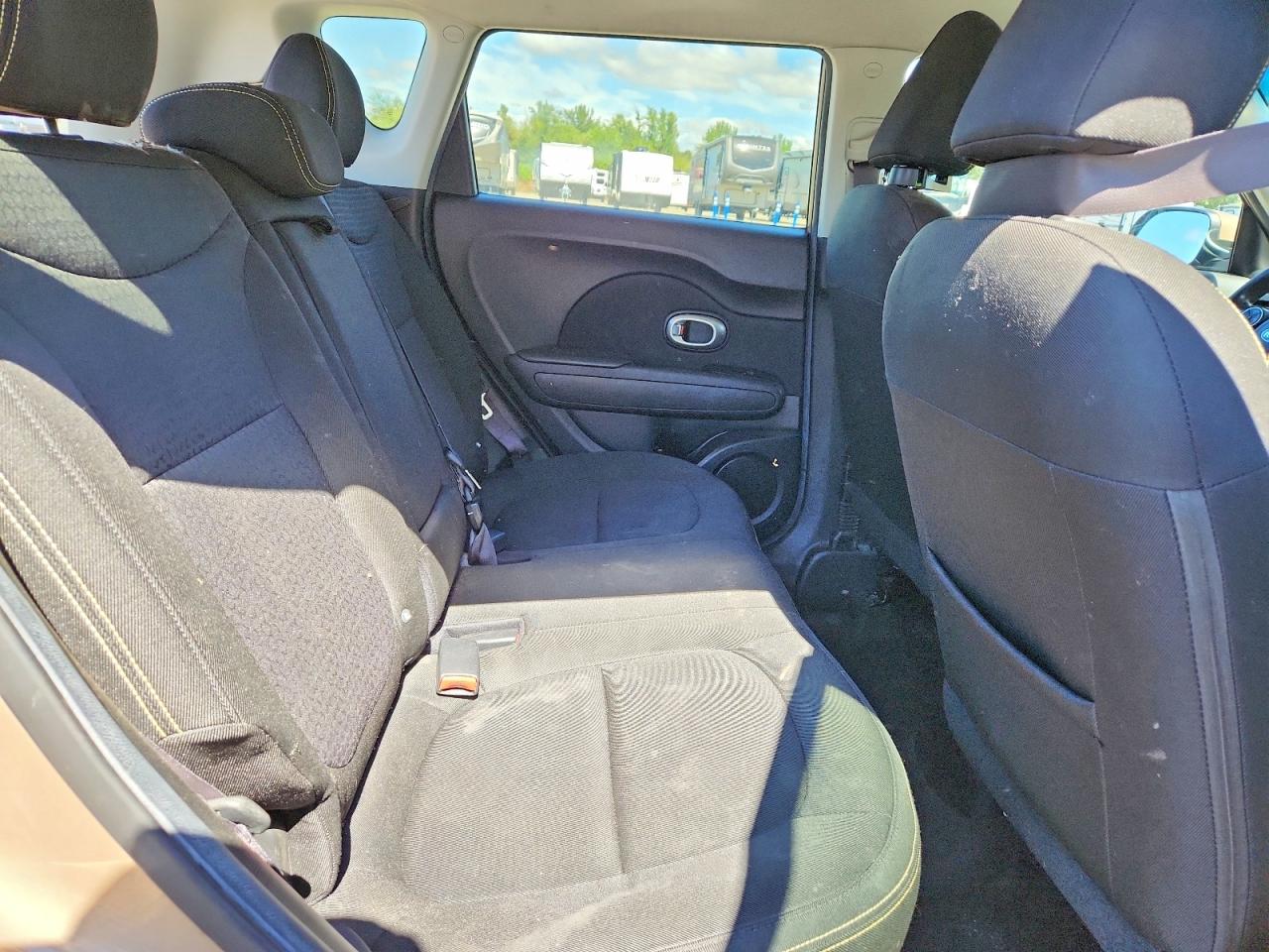 2015 Kia Soul + Brown vin: KNDJP3A5XF7180003