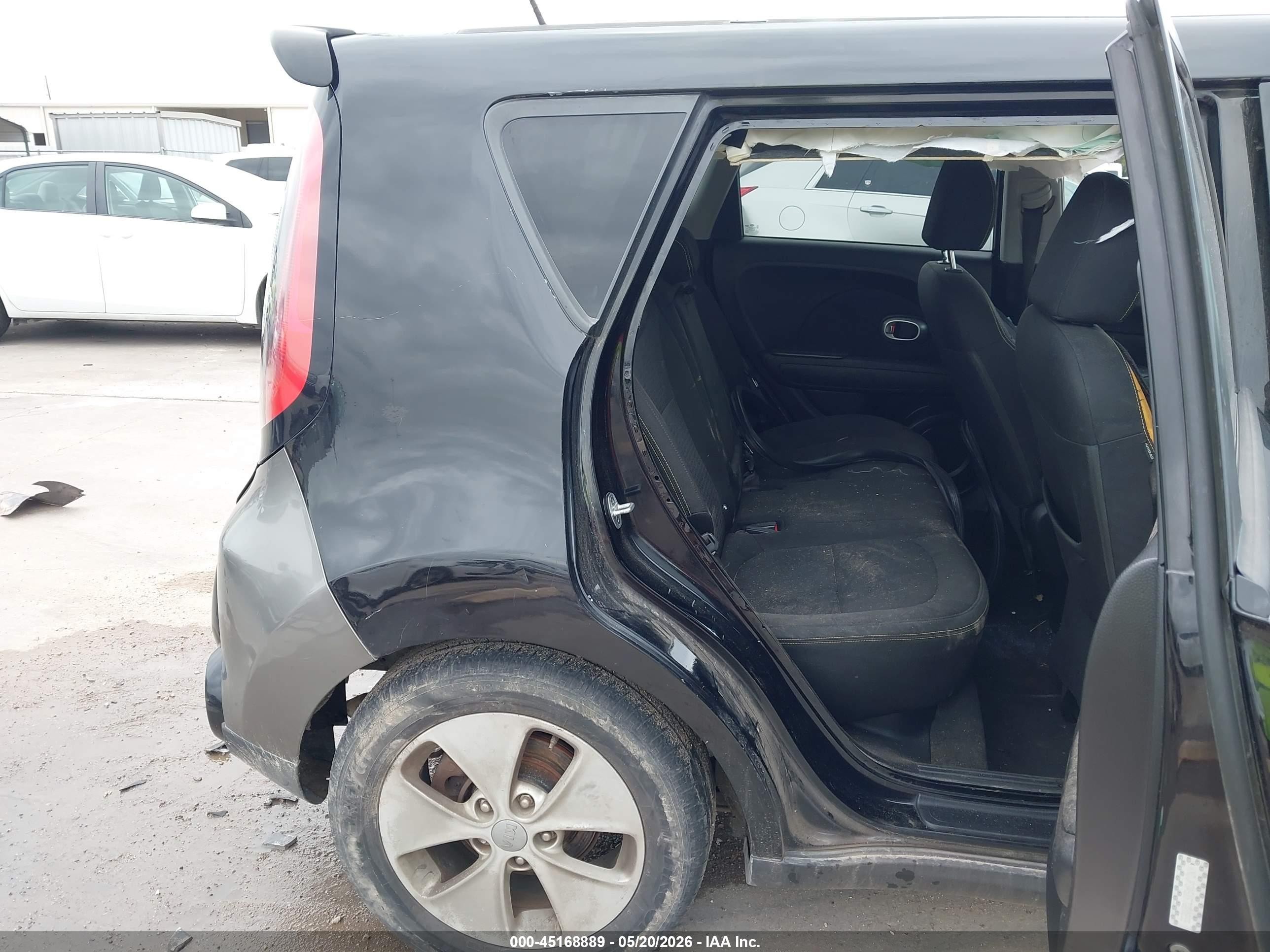 2015 Kia Soul + Black vin: KNDJP3A5XF7220855