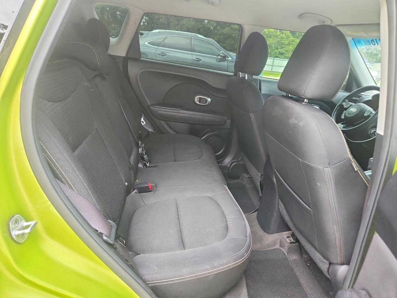 2015 Kia Soul + Green vin: KNDJP3A5XF7757273