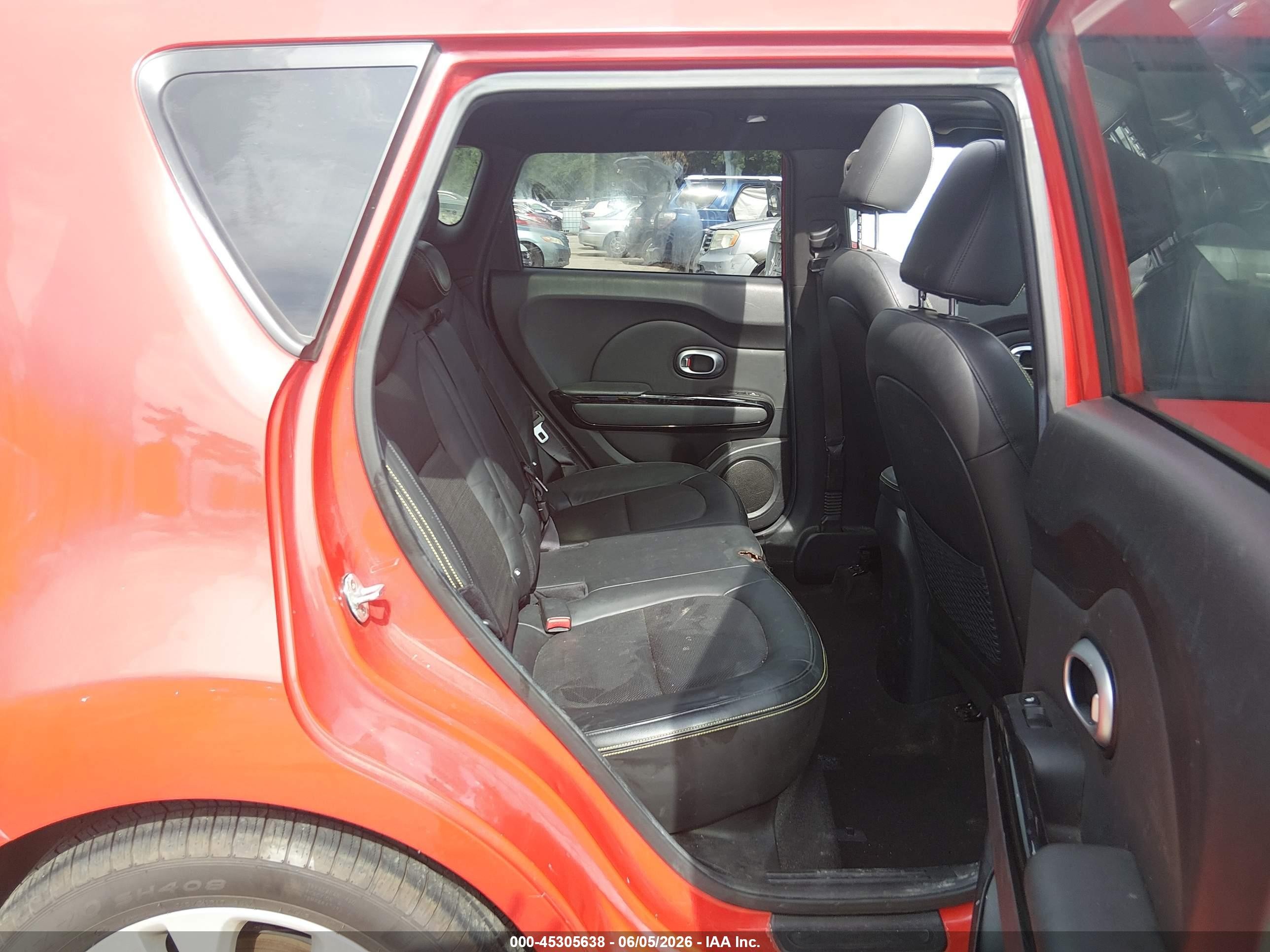2015 Kia Soul + Red vin: KNDJP3A5XF7767723