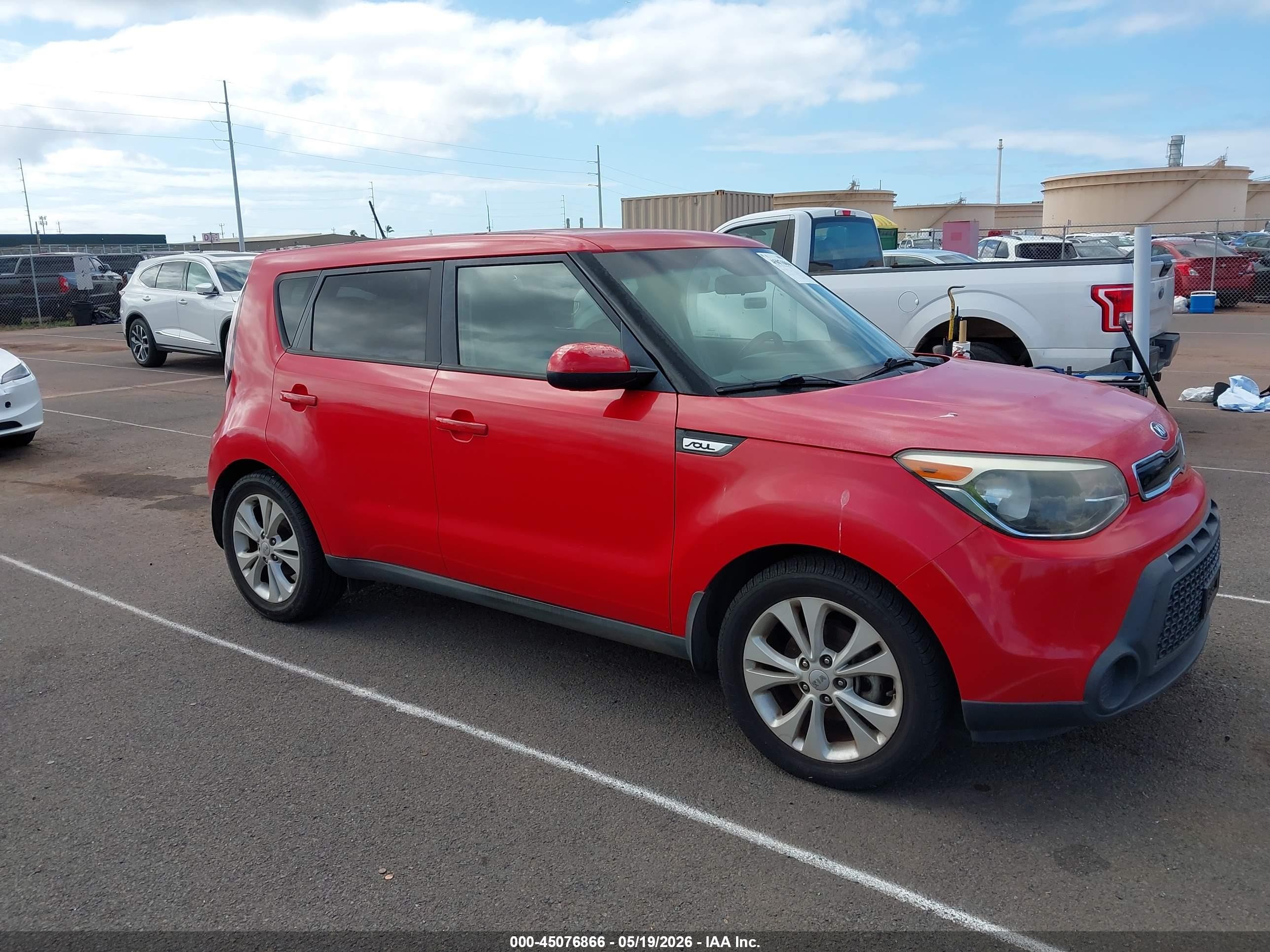 2015 Kia Soul + Red vin: KNDJP3A5XF7769858