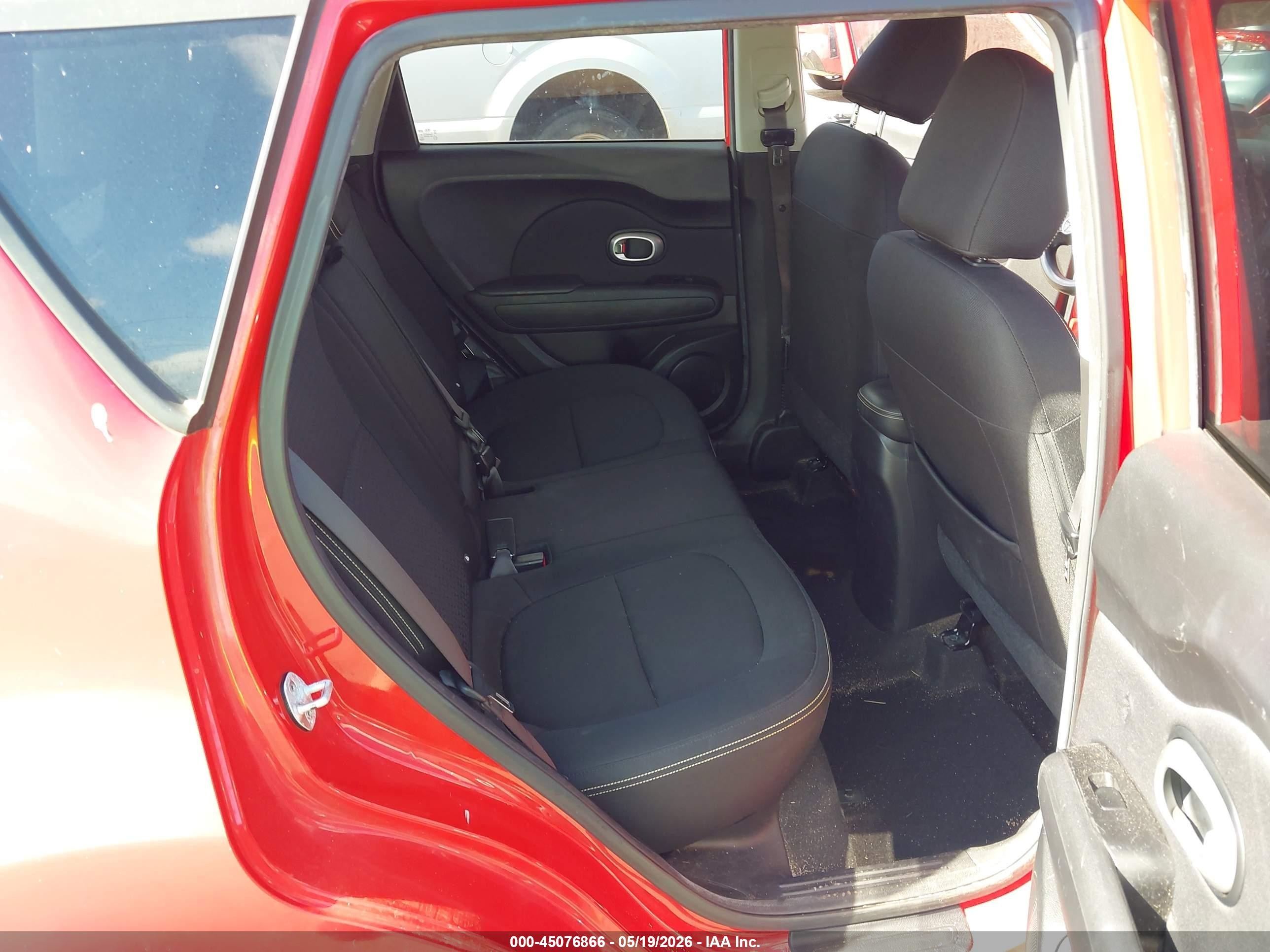 2015 Kia Soul + Red vin: KNDJP3A5XF7769858