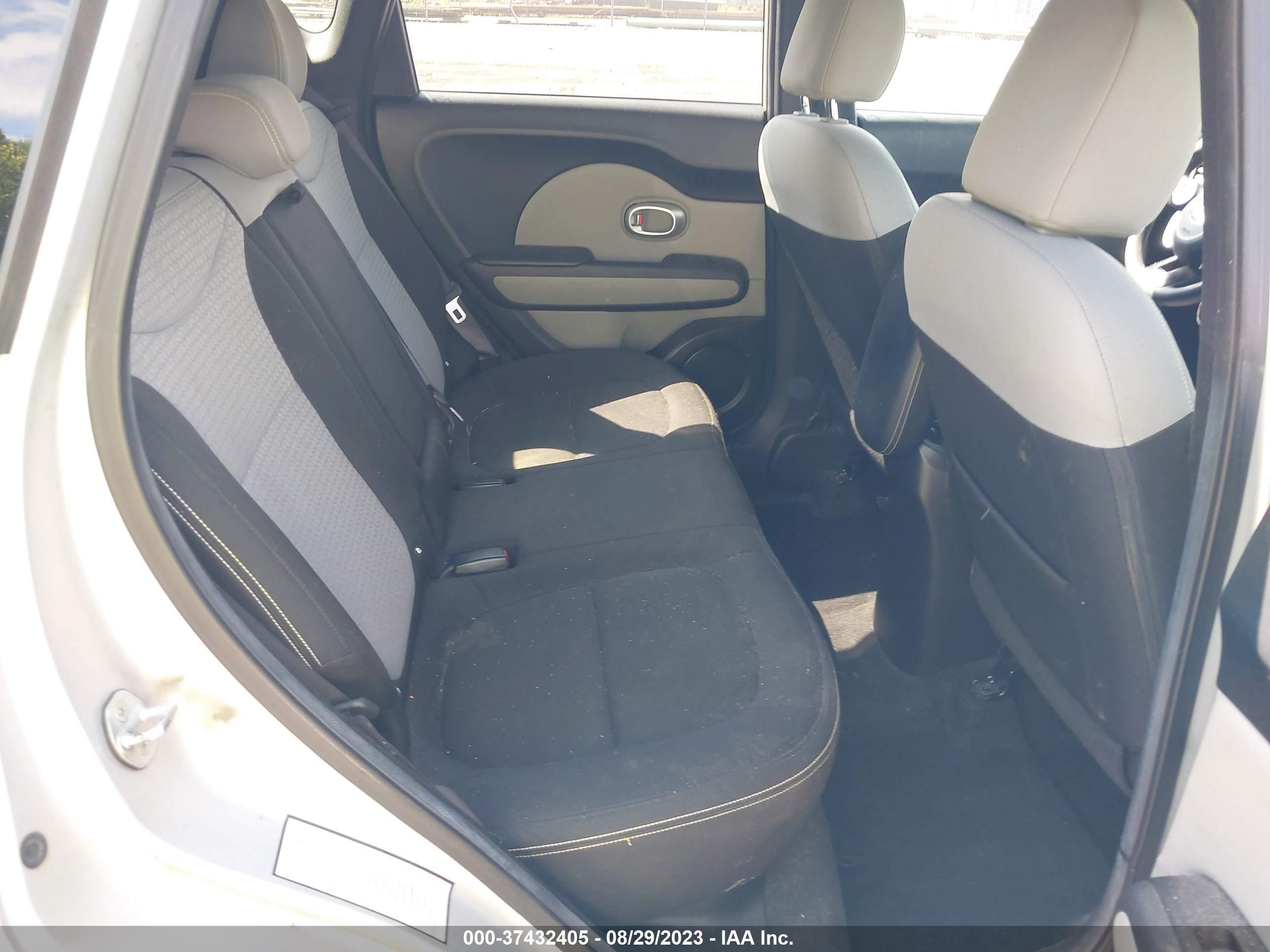 2015 Kia Soul + Silver vin: KNDJP3A5XF7779161