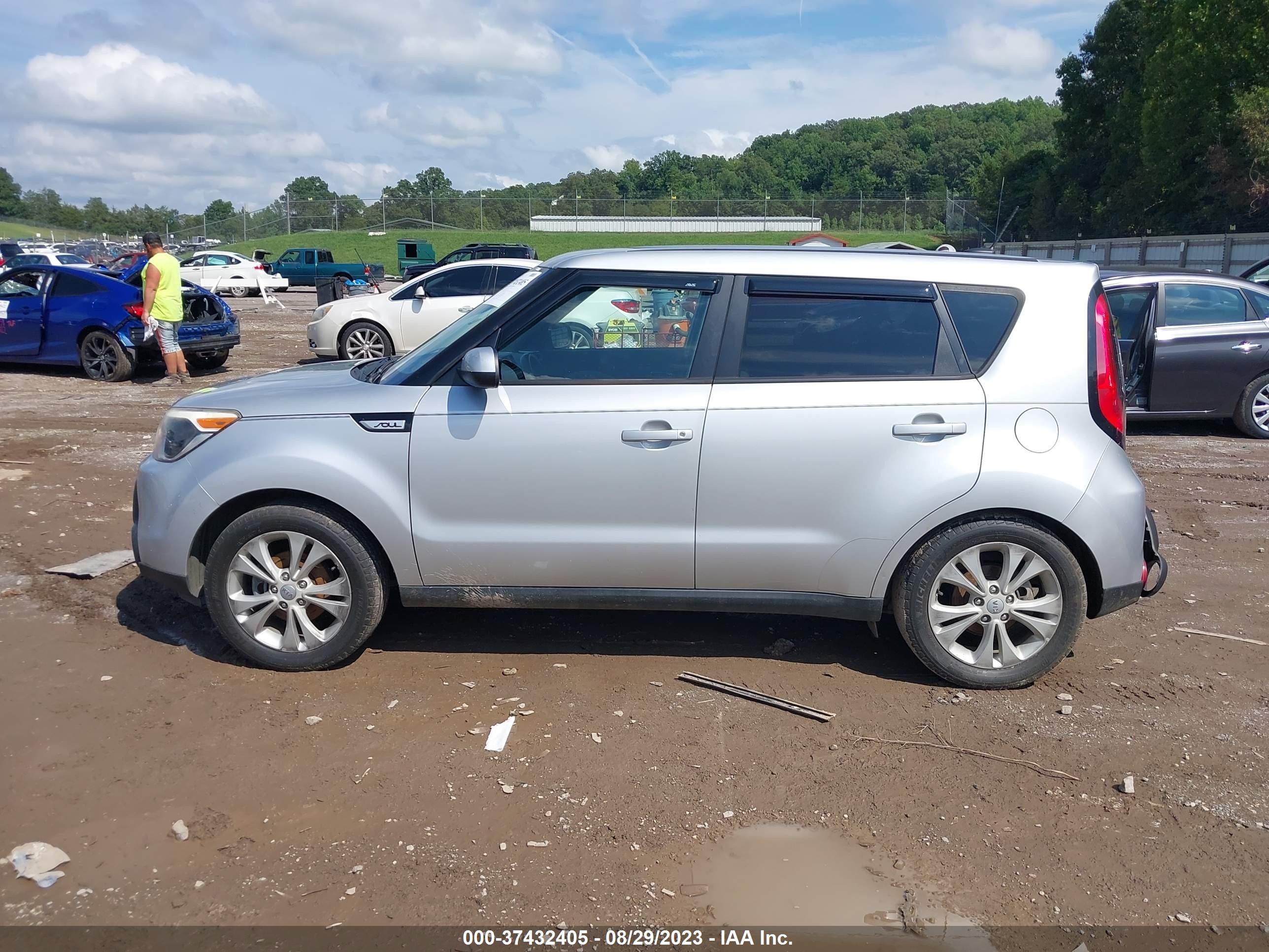 2015 Kia Soul + Silver vin: KNDJP3A5XF7779161