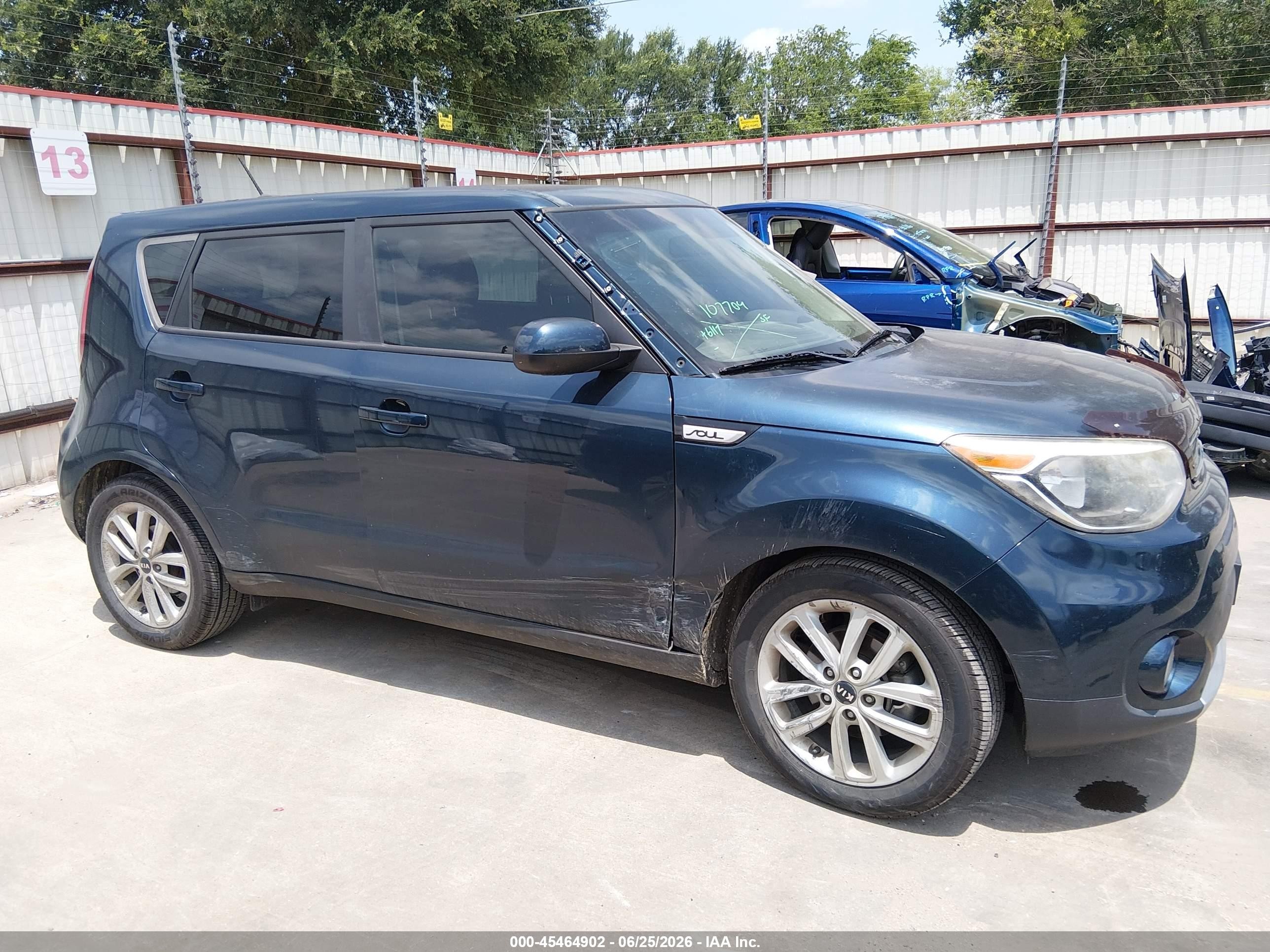 2018 Kia Soul + Navy vin: KNDJP3A5XJ7588199