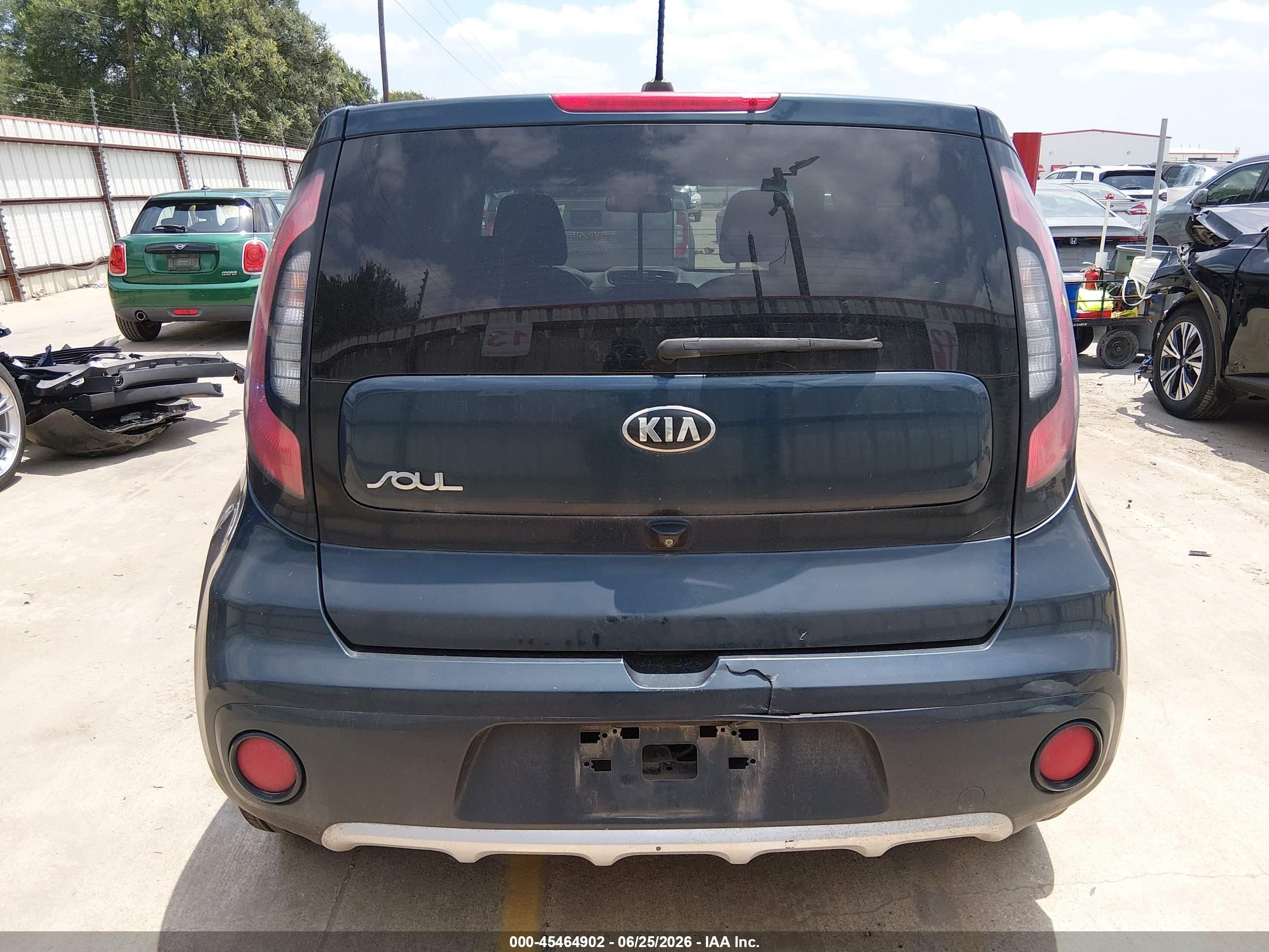 2018 Kia Soul + Navy vin: KNDJP3A5XJ7588199