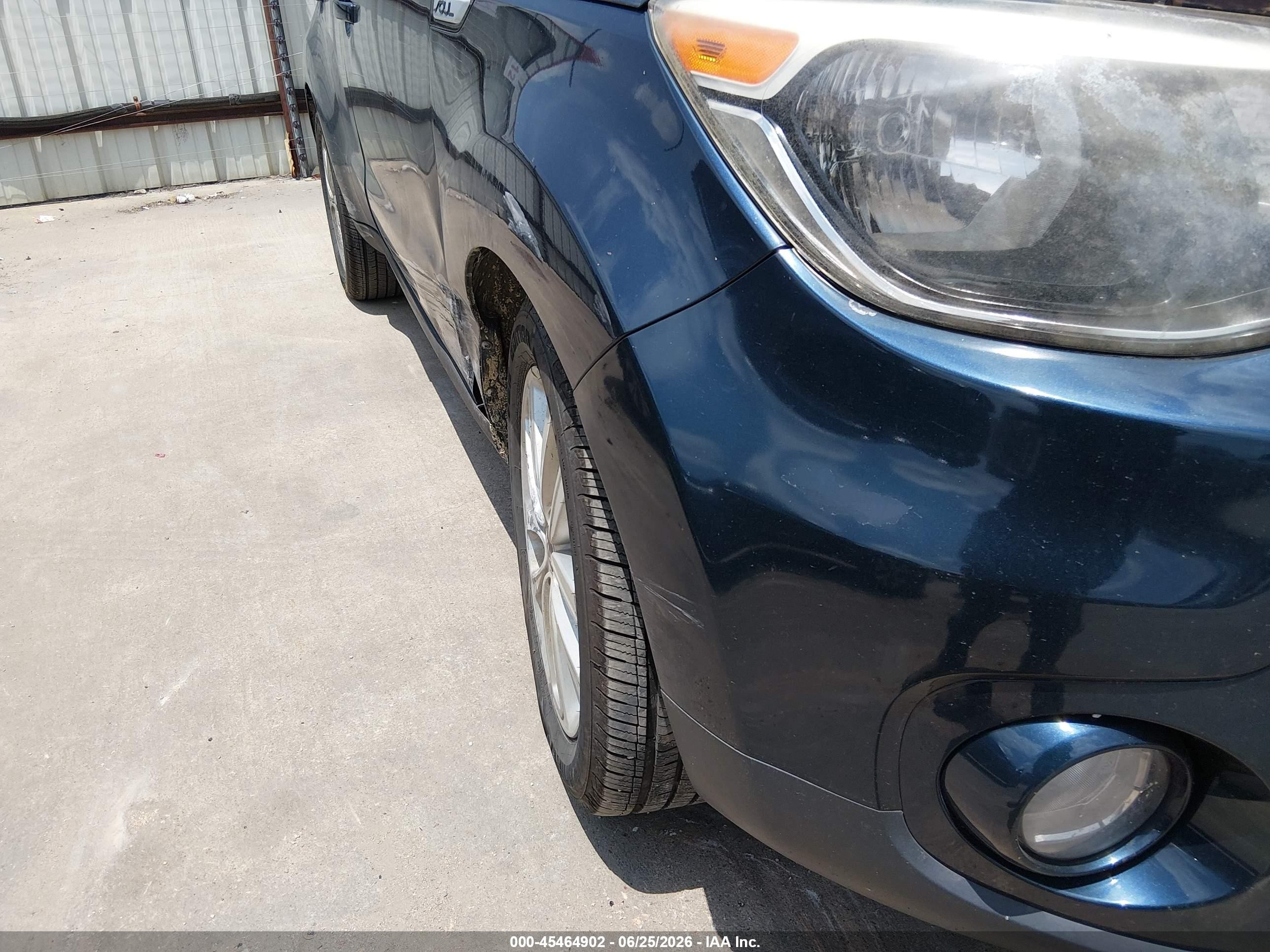 2018 Kia Soul + Navy vin: KNDJP3A5XJ7588199