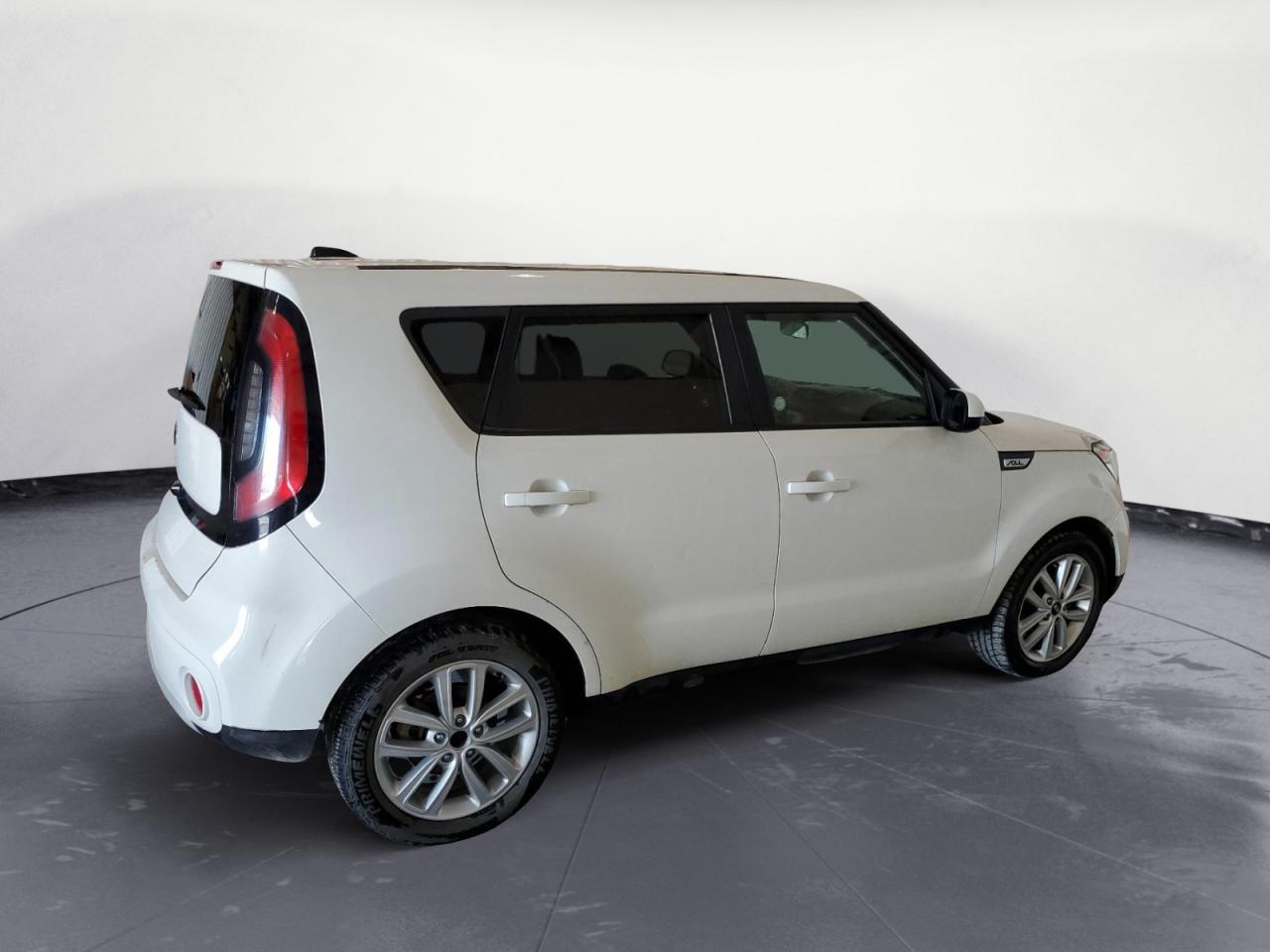 2019 Kia Soul + White vin: KNDJP3A5XK7917954