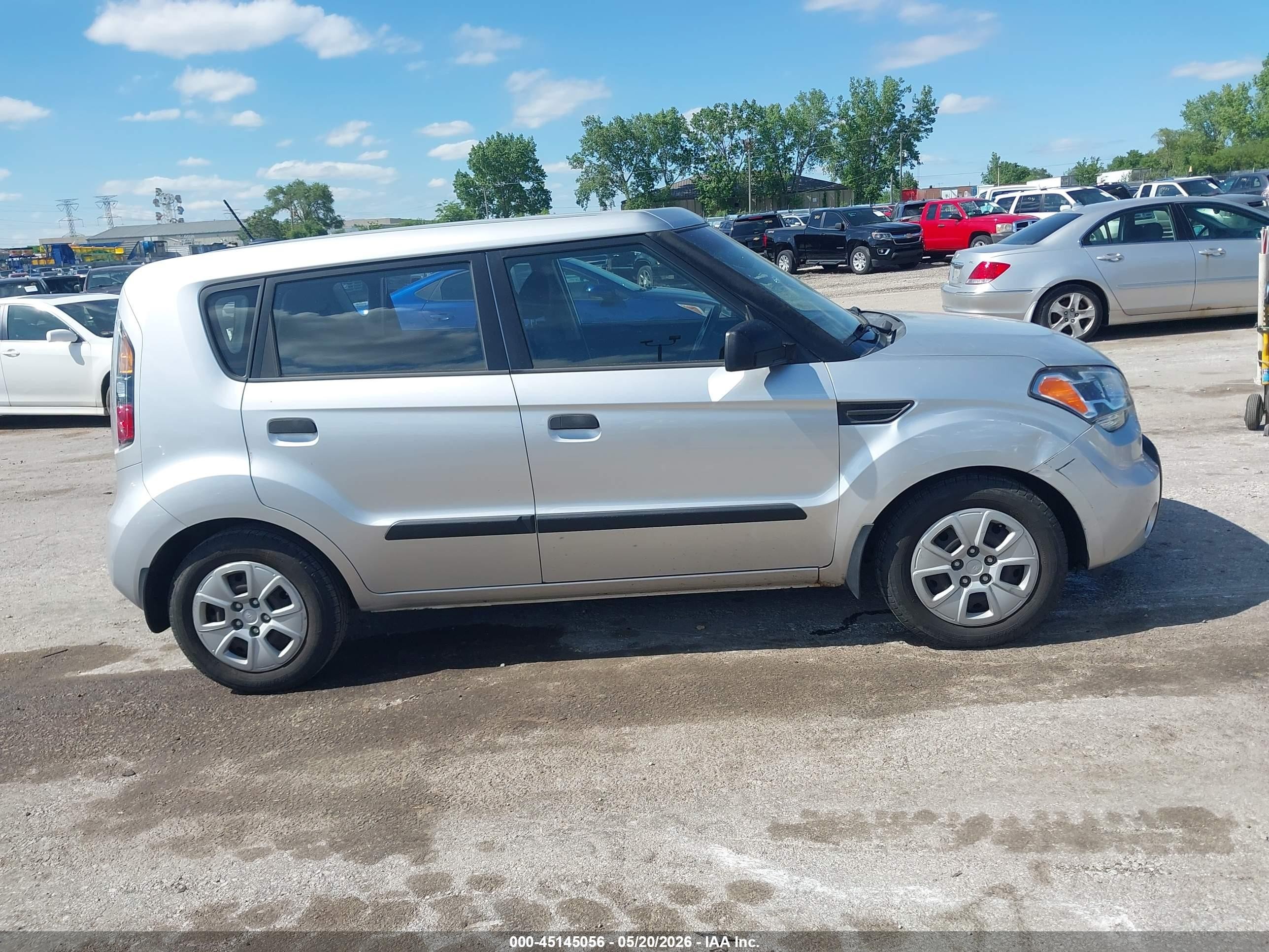 2010 Kia Soul   Серебряный vin: KNDJT2A12A7106117