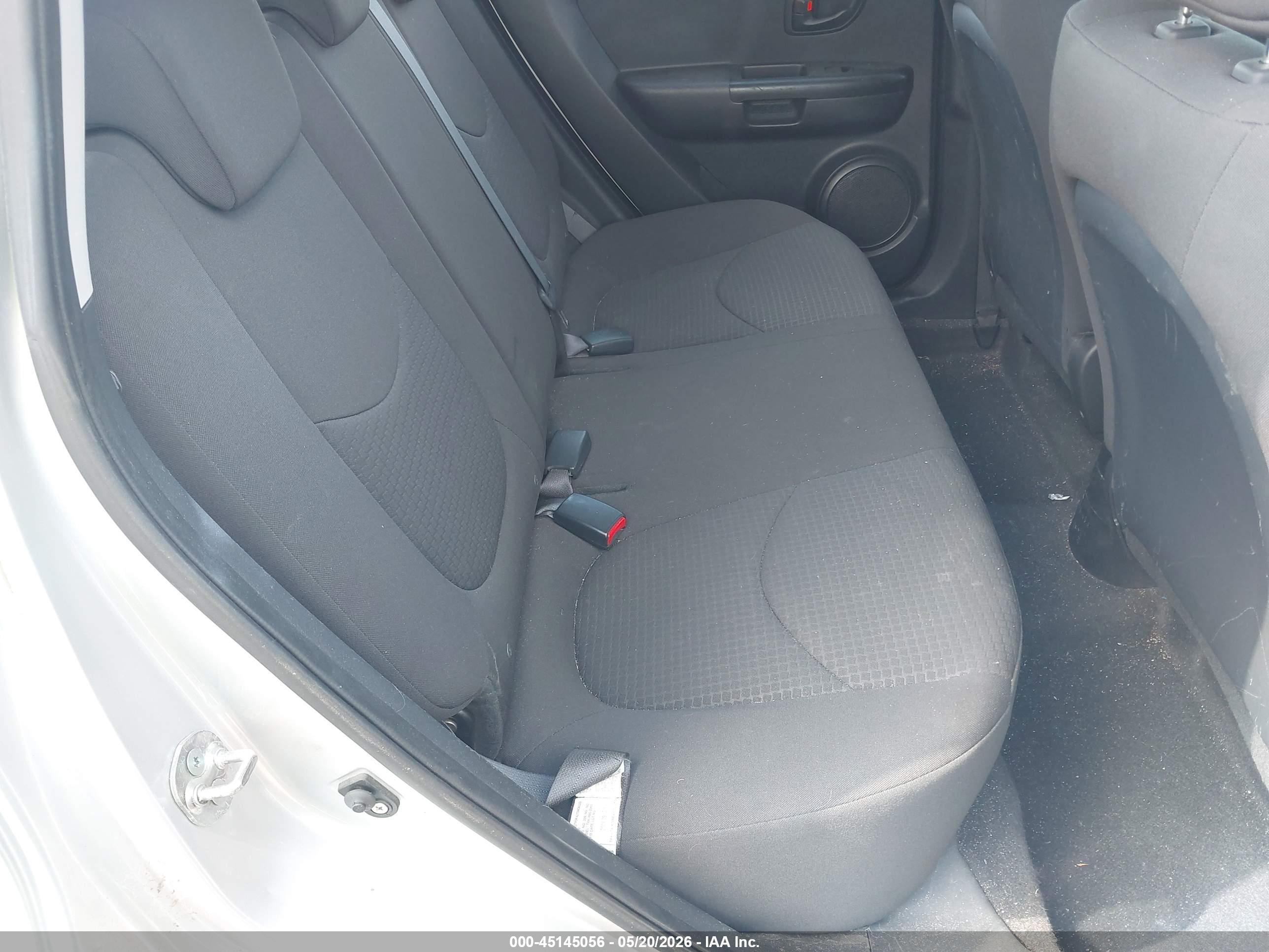 2010 Kia Soul   Серебряный vin: KNDJT2A12A7106117