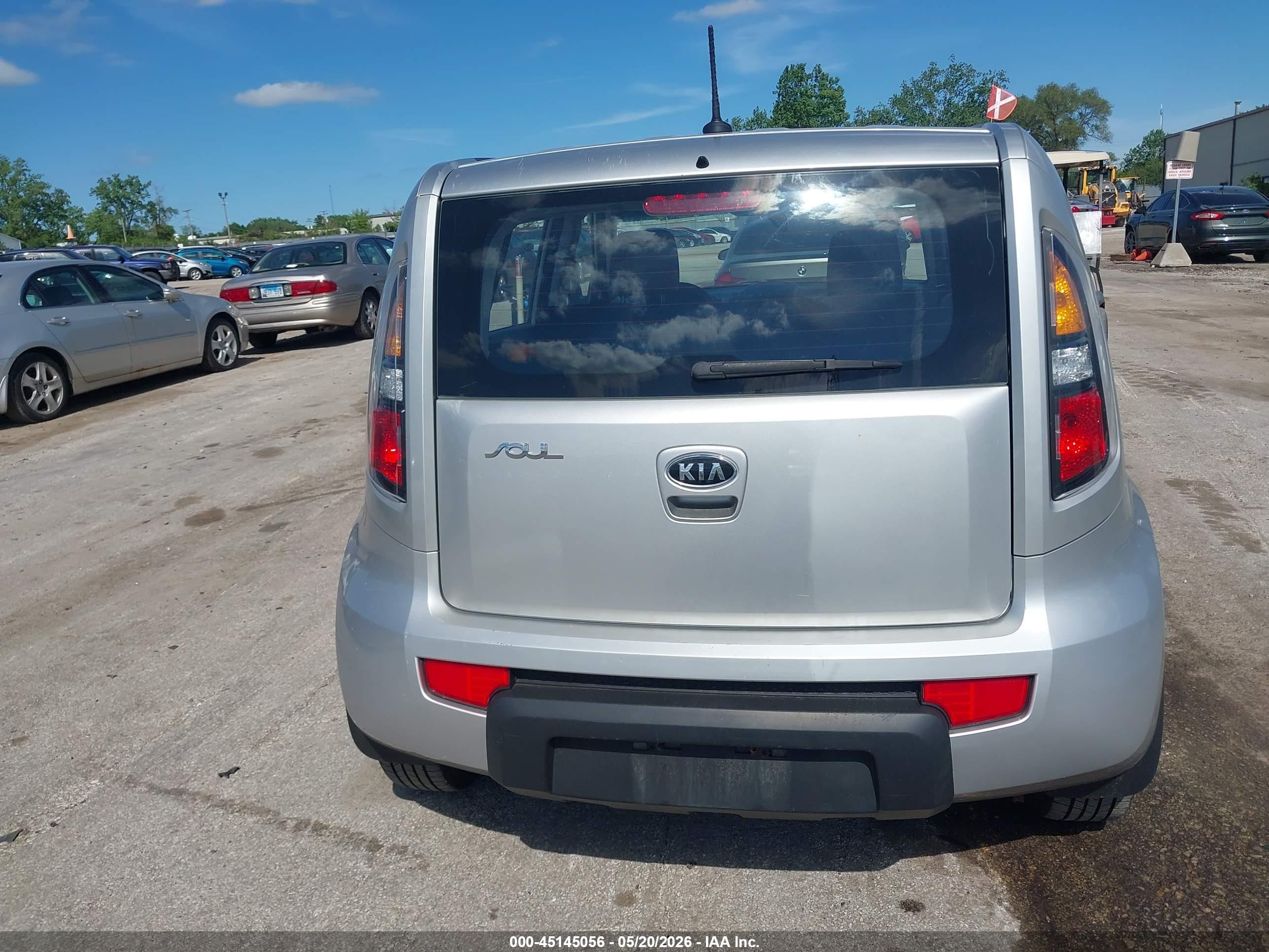 2010 Kia Soul   Серебряный vin: KNDJT2A12A7106117