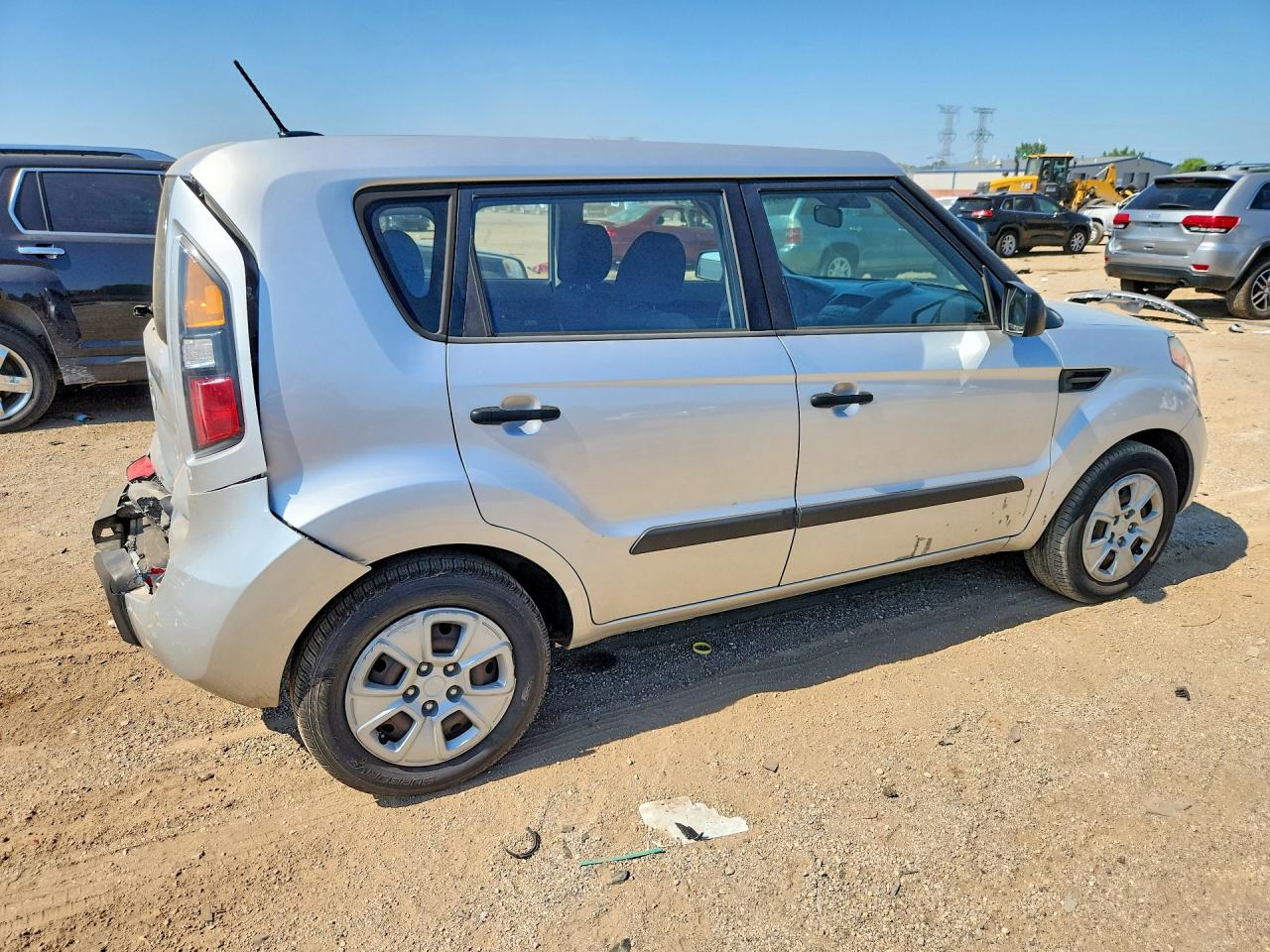 2011 Kia Soul Base Серебряный vin: KNDJT2A12B7264152