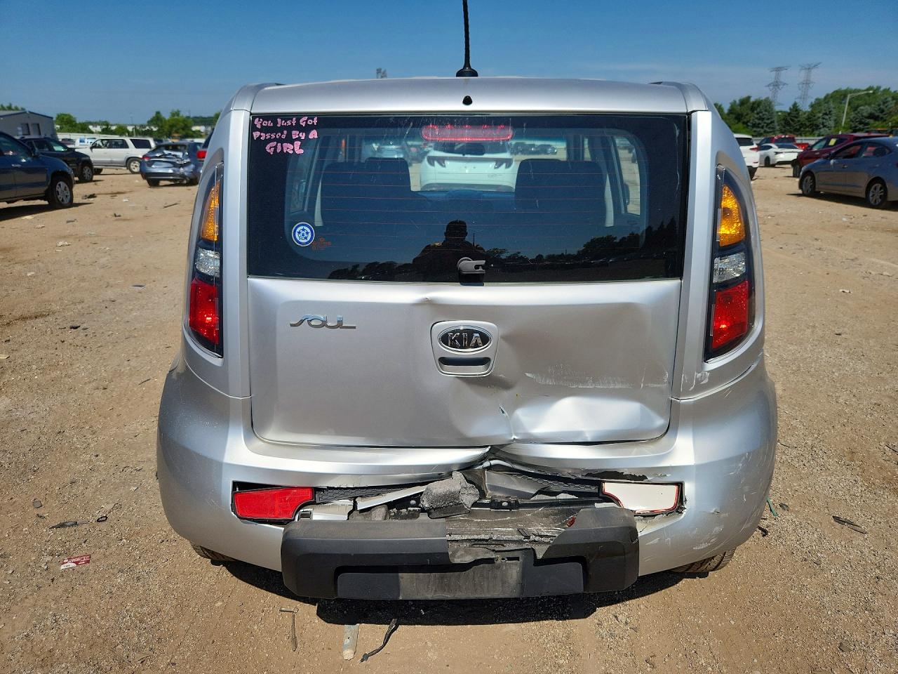 2011 Kia Soul Base Серебряный vin: KNDJT2A12B7264152