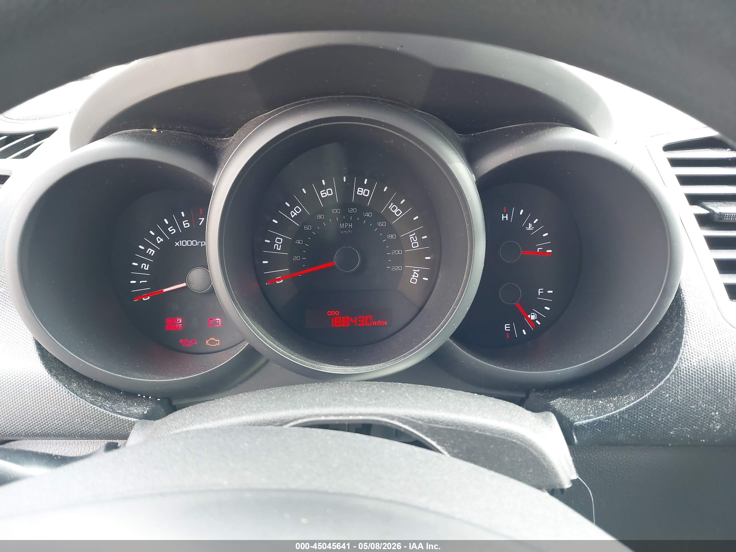 2011 Kia Soul   Серебряный vin: KNDJT2A13B7332488
