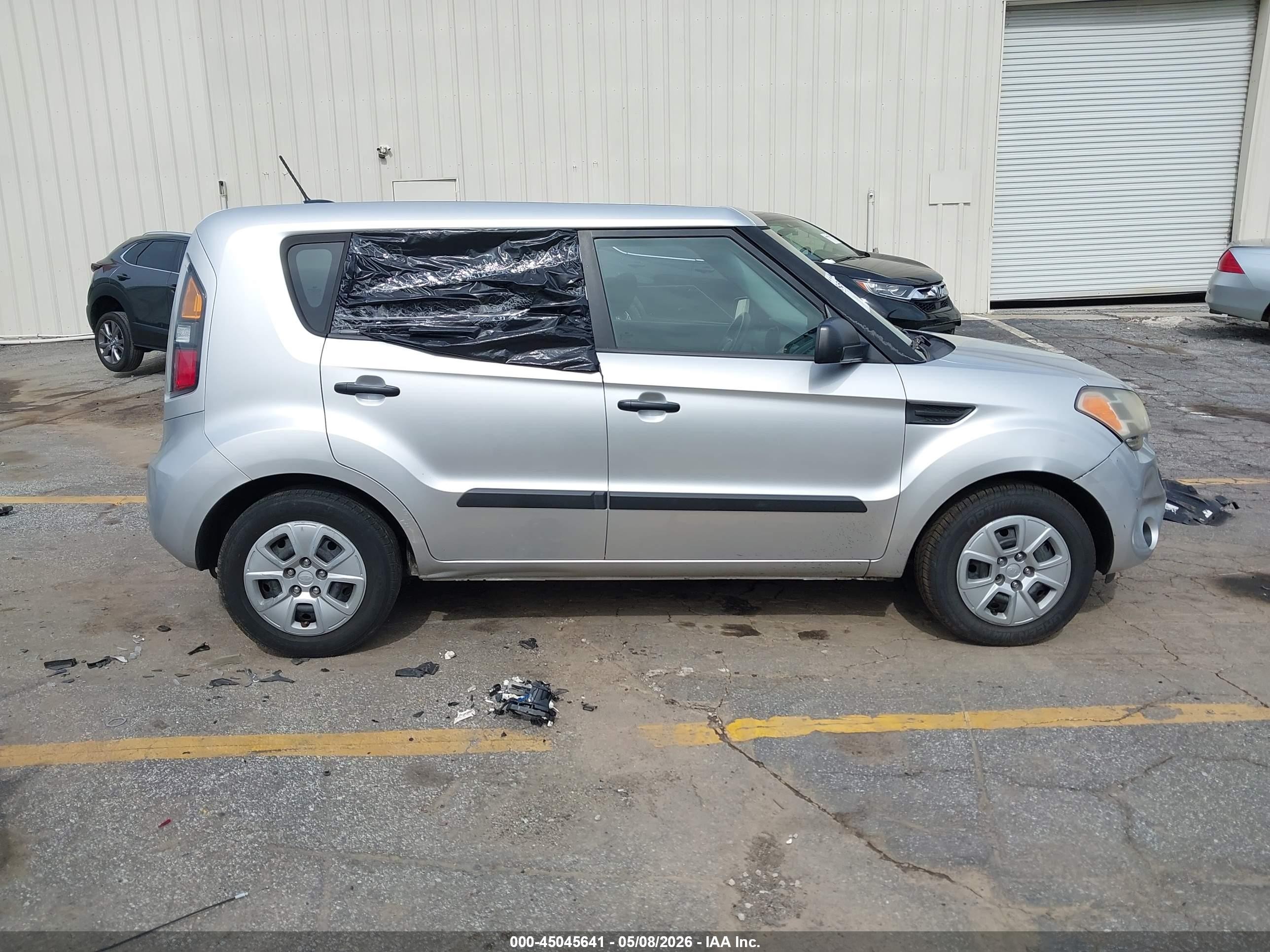 2011 Kia Soul   Серебряный vin: KNDJT2A13B7332488