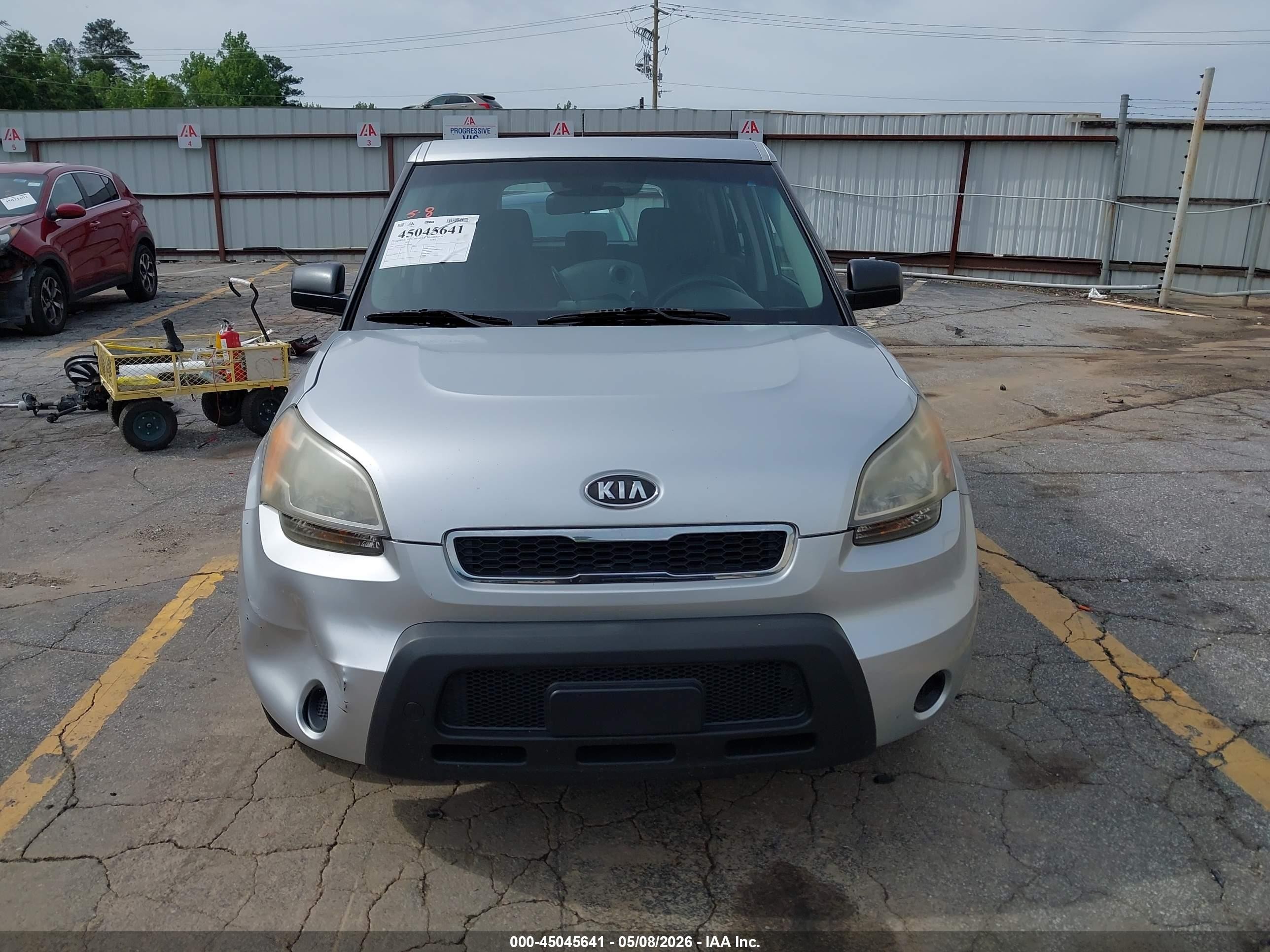 2011 Kia Soul   Серебряный vin: KNDJT2A13B7332488