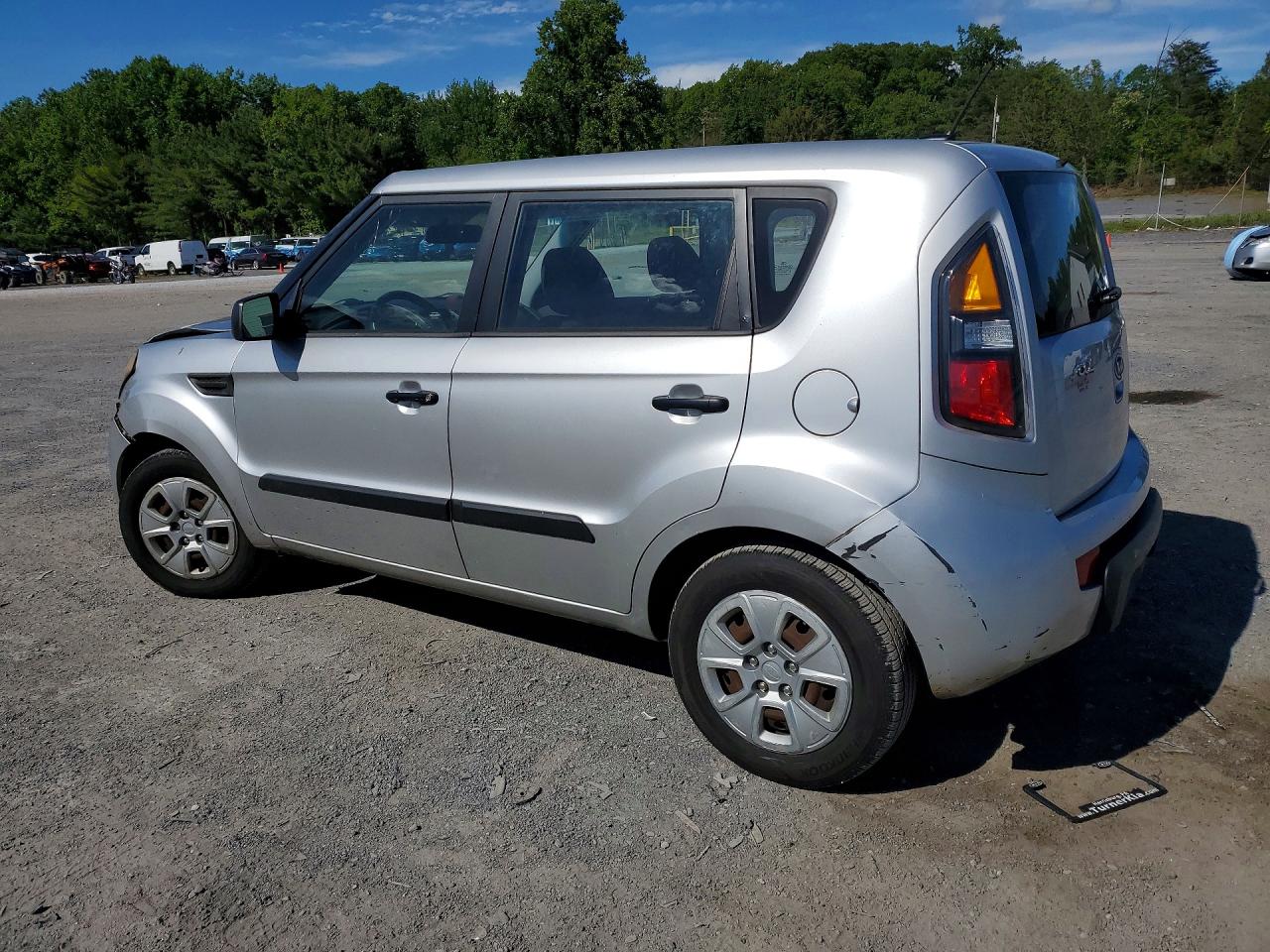 2011 Kia Soul Base Silver vin: KNDJT2A15B7332492
