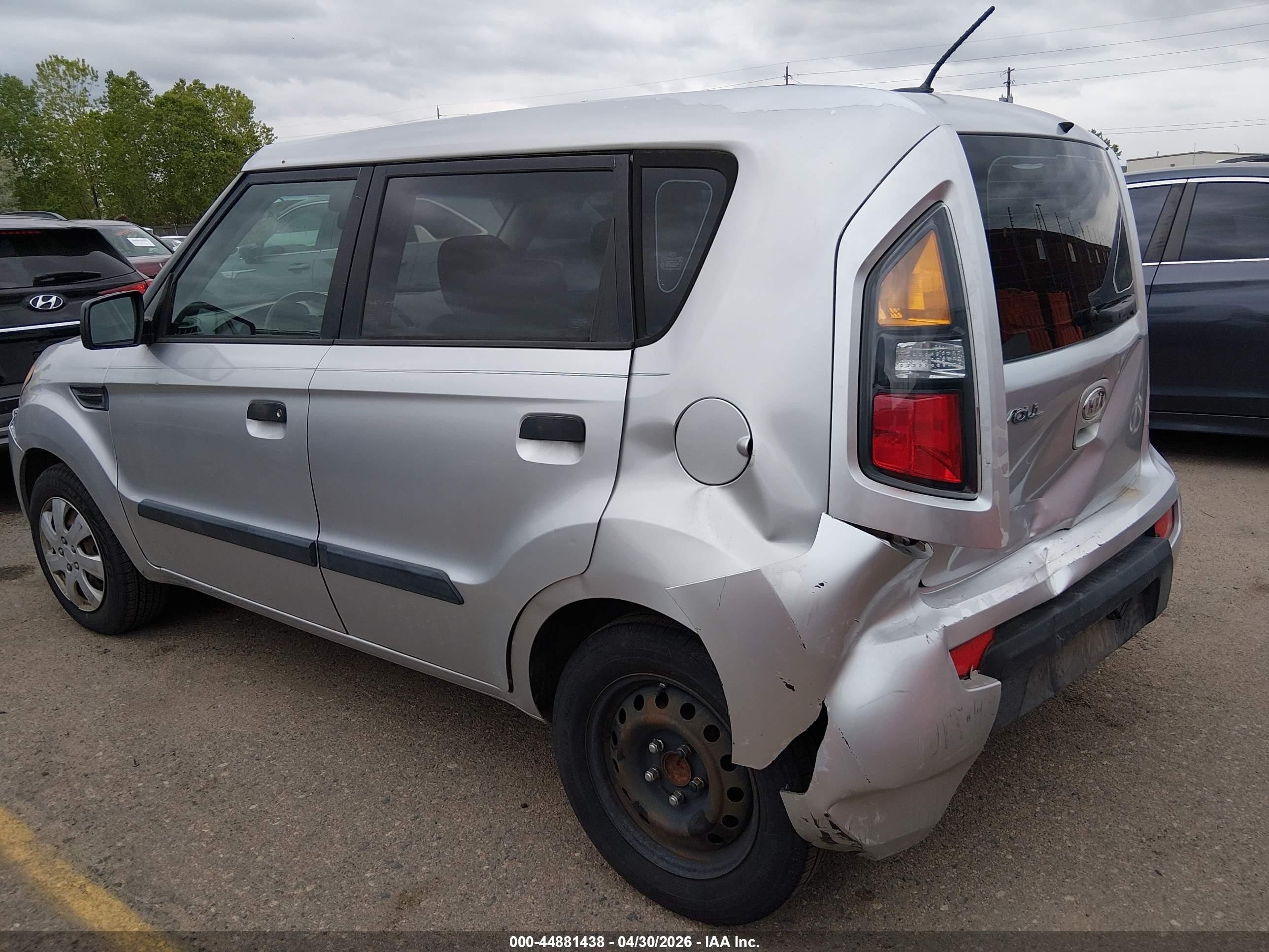 2010 Kia Soul   Silver vin: KNDJT2A18A7122600