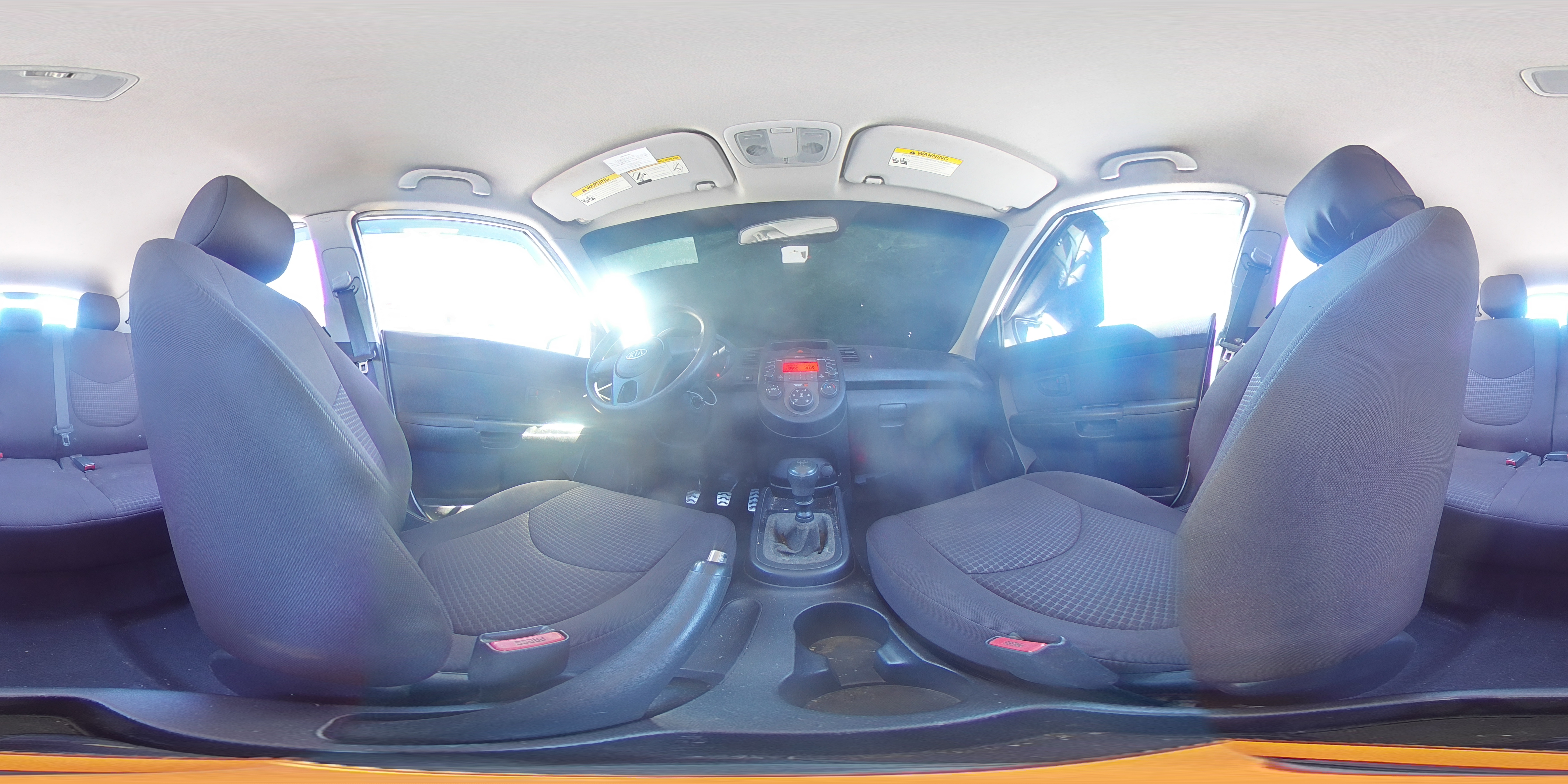 2011 Kia Soul Base White vin: KNDJT2A18B7307344
