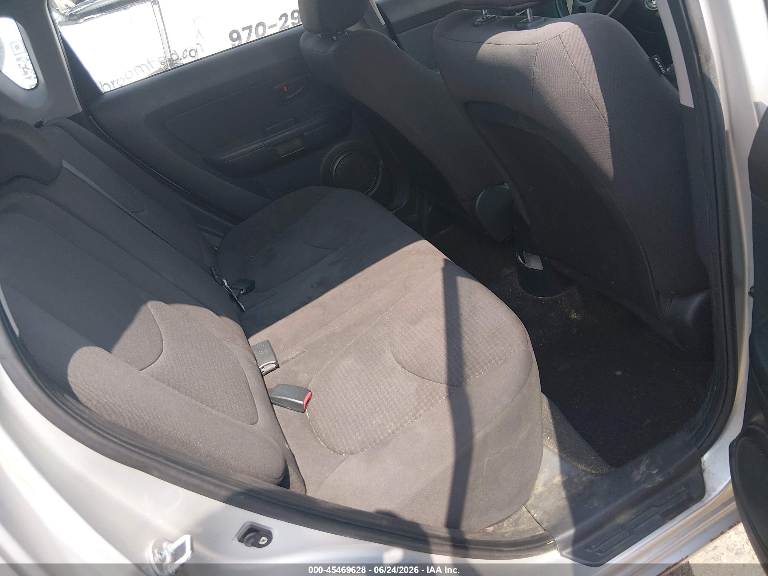 2011 Kia Soul   Silver vin: KNDJT2A18B7714693