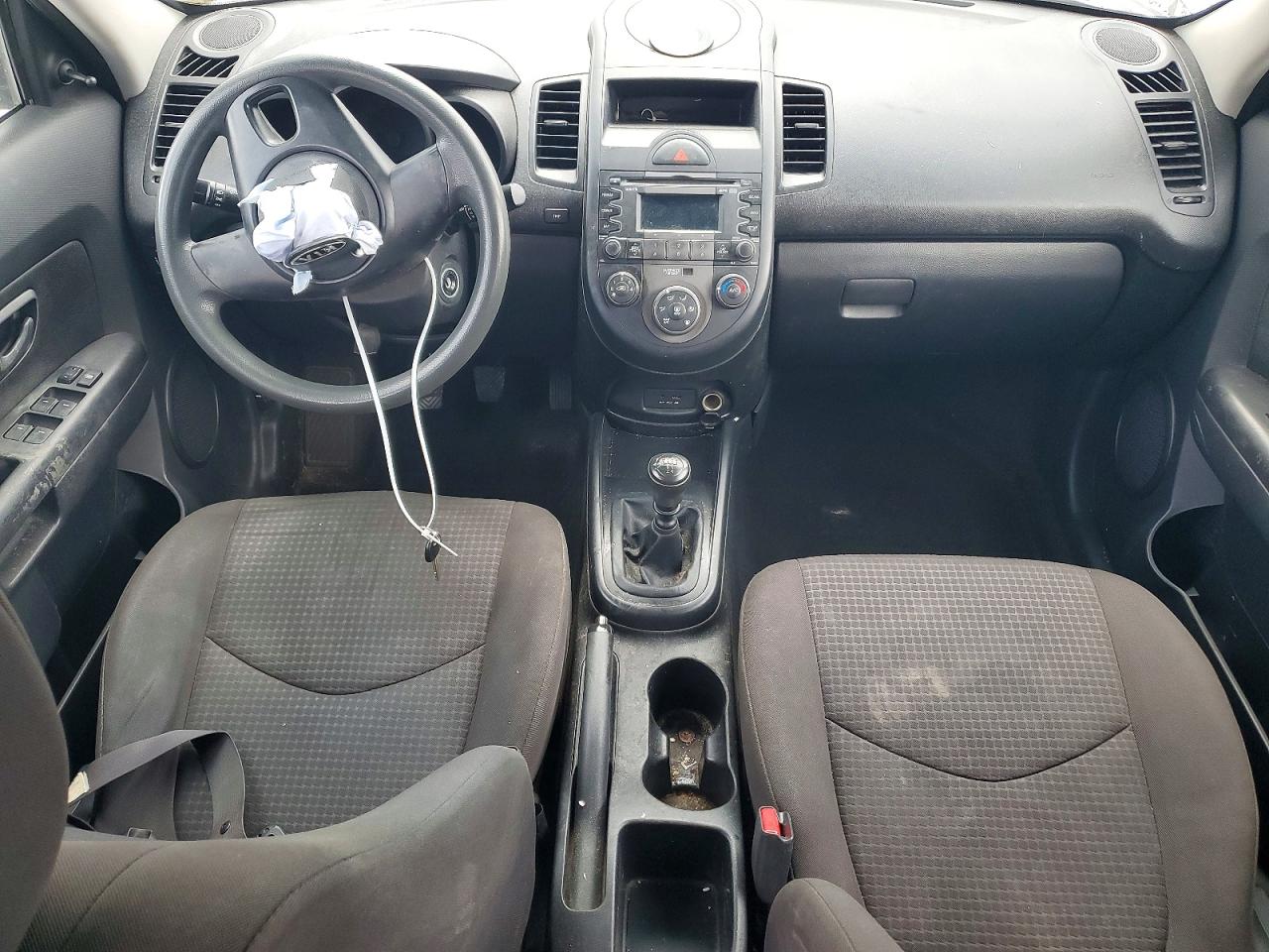 2011 Kia Soul Base Silver vin: KNDJT2A19B7260955