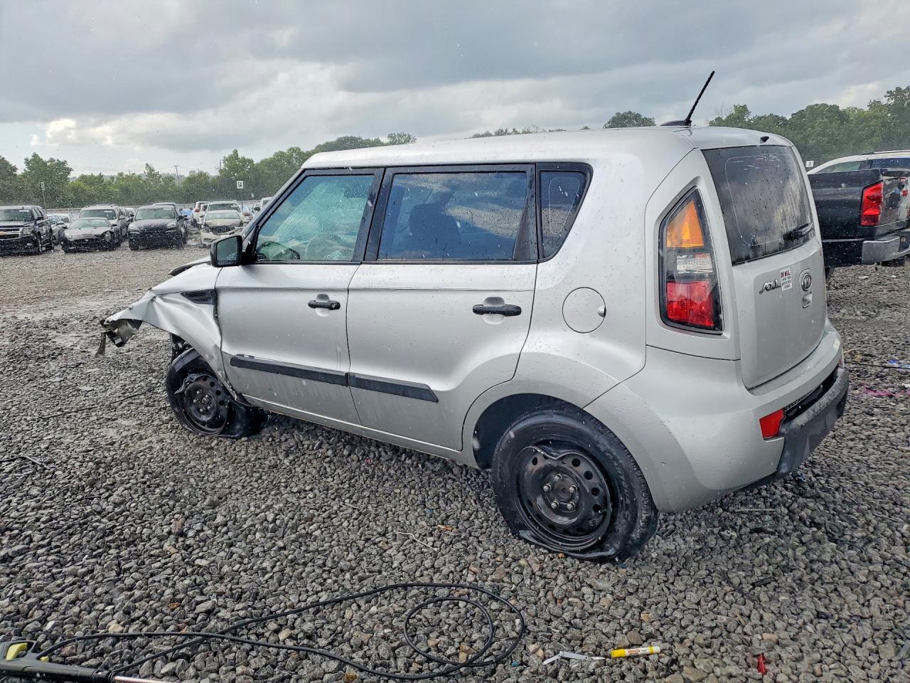 2011 Kia Soul Base Silver vin: KNDJT2A19B7260955