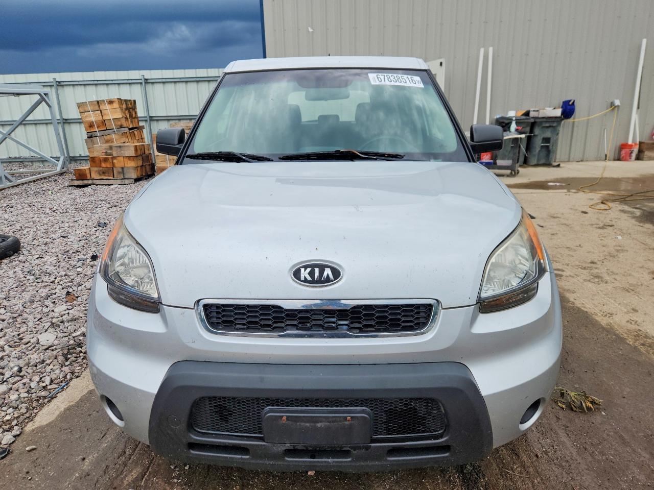2011 Kia Soul Base Серебряный vin: KNDJT2A19B7332303