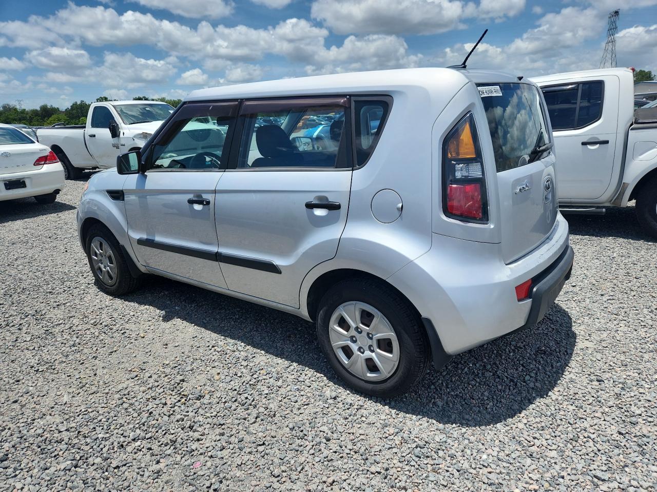 2011 Kia Soul Base Silver vin: KNDJT2A19B7721166