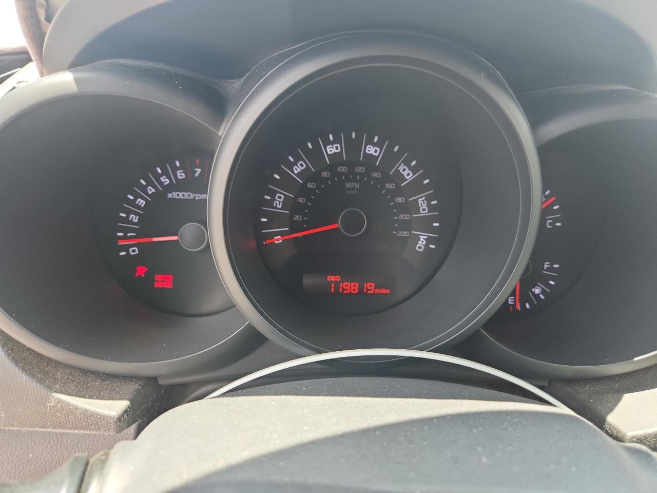 2011 Kia Soul Base Silver vin: KNDJT2A19B7721166