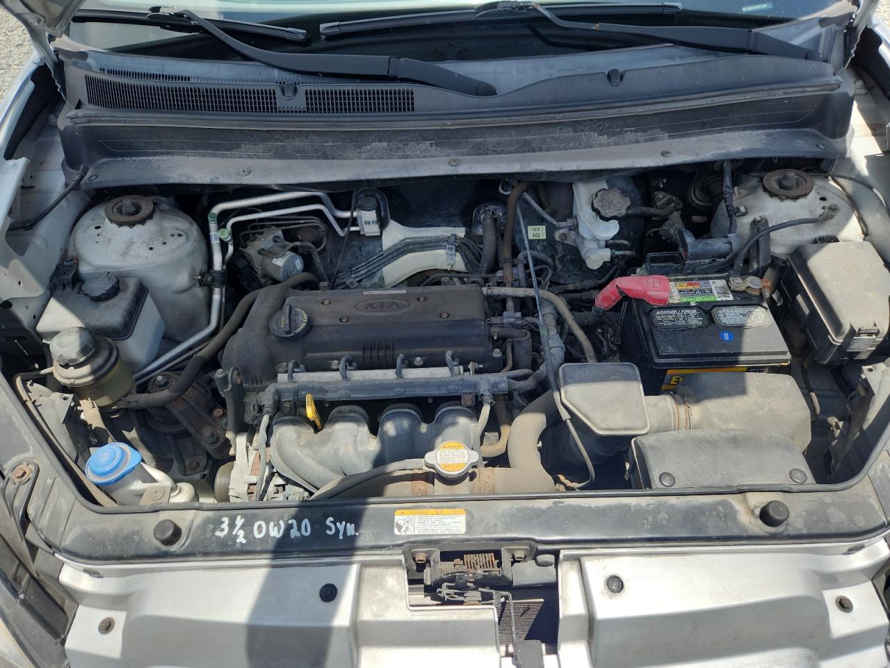 2011 Kia Soul Base Silver vin: KNDJT2A19B7721166