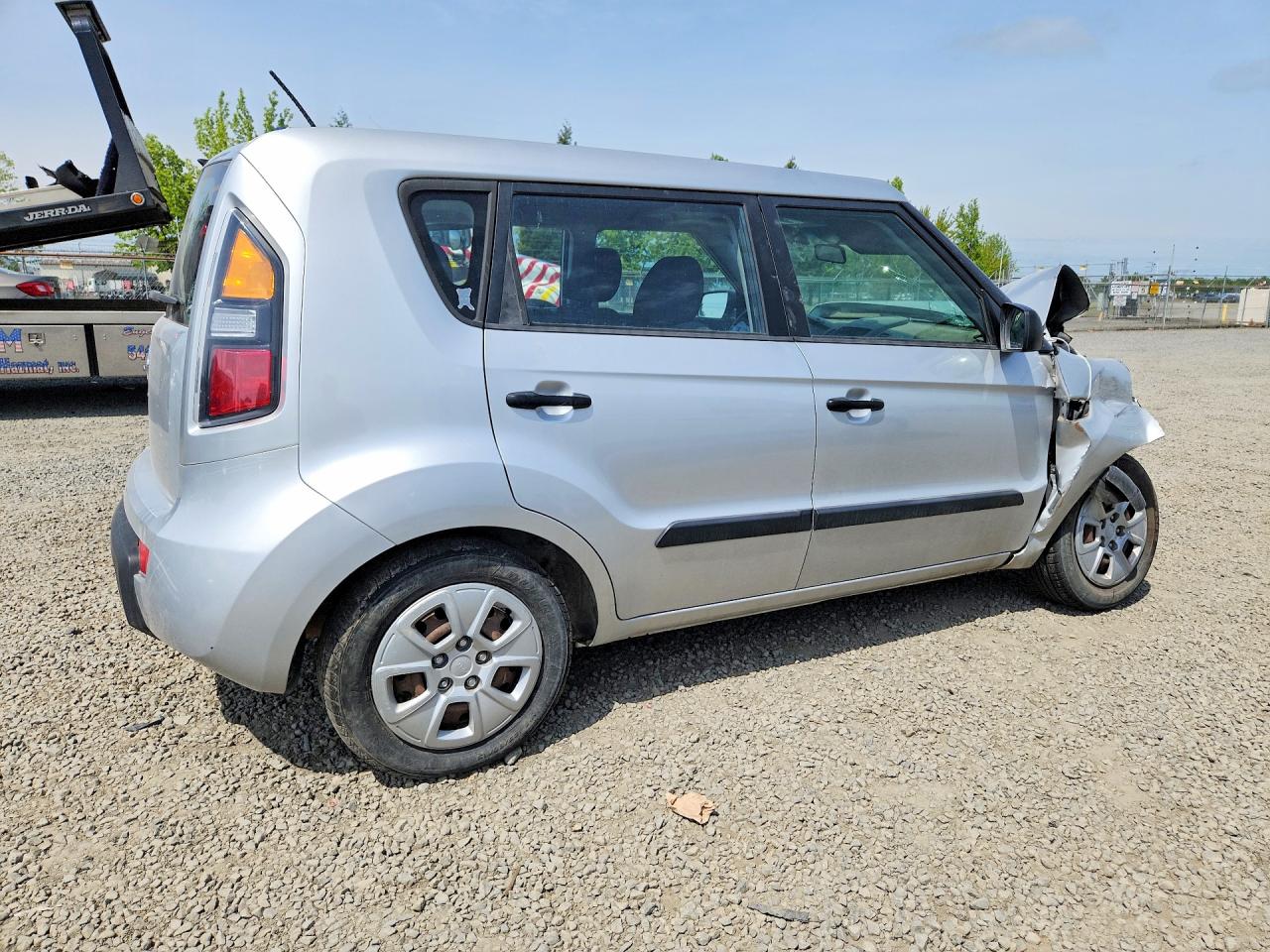 2011 Kia Soul Silver vin: KNDJT2A1XB7308804