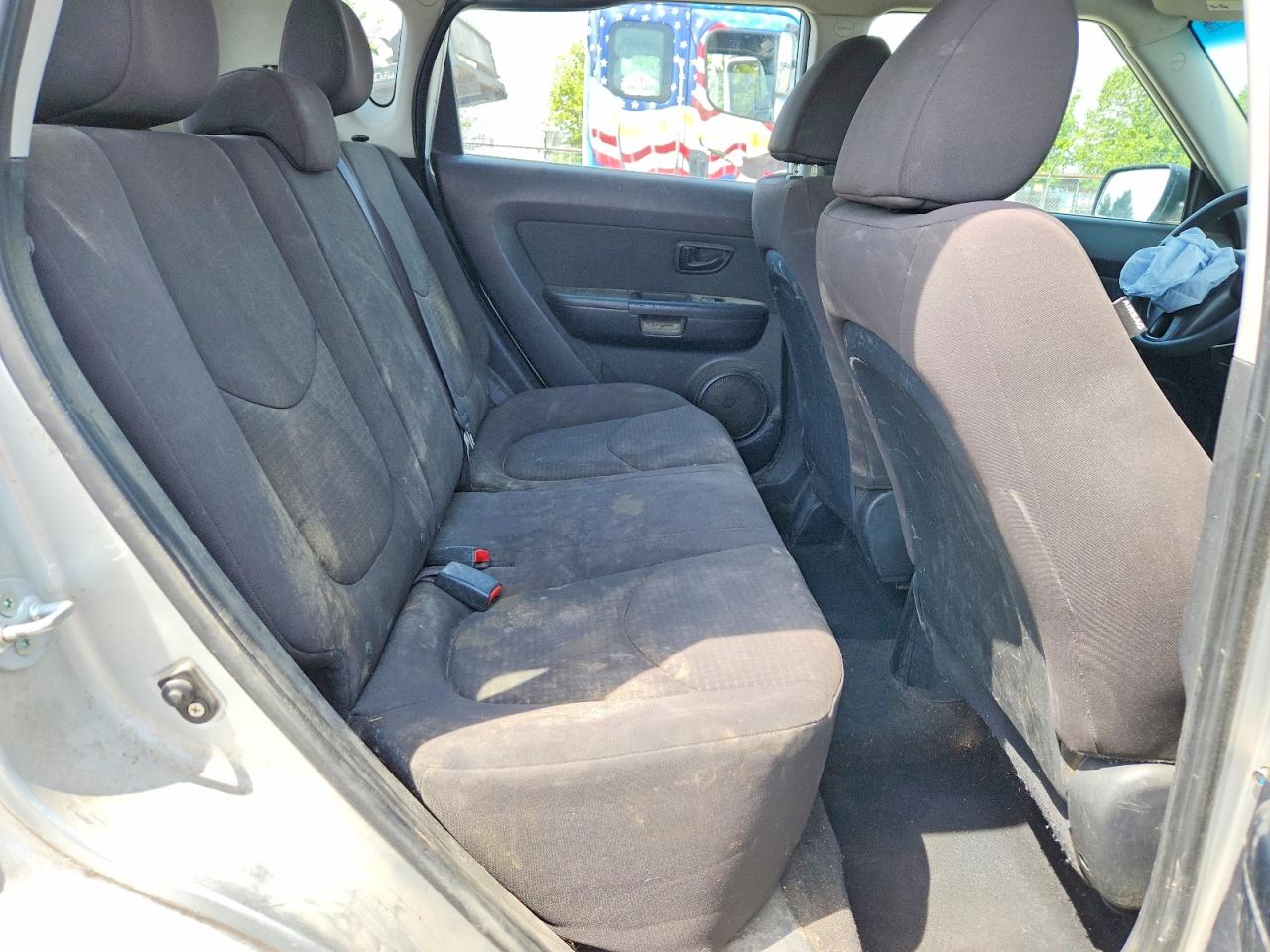2011 Kia Soul Silver vin: KNDJT2A1XB7308804
