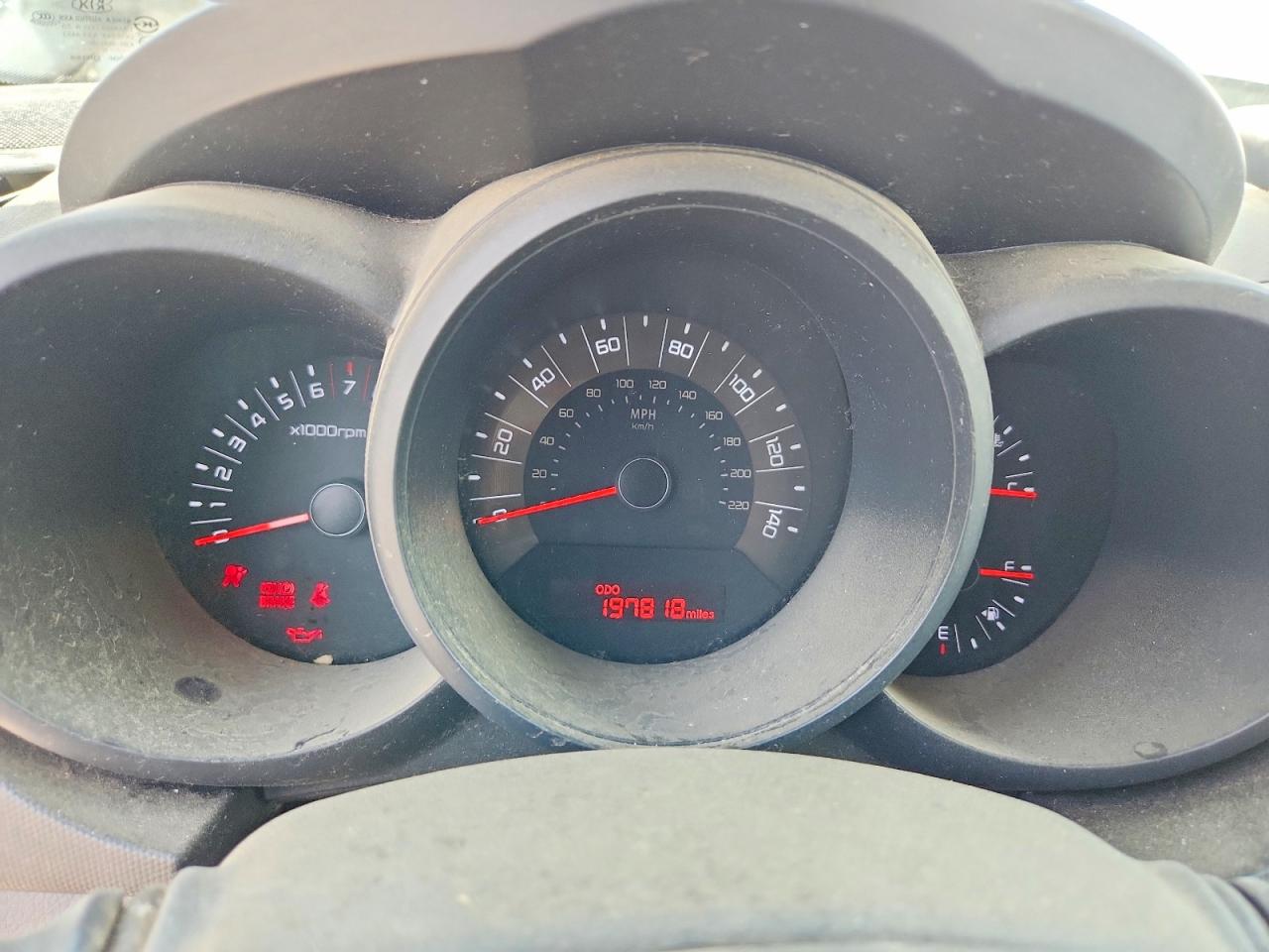 2011 Kia Soul Silver vin: KNDJT2A1XB7308804