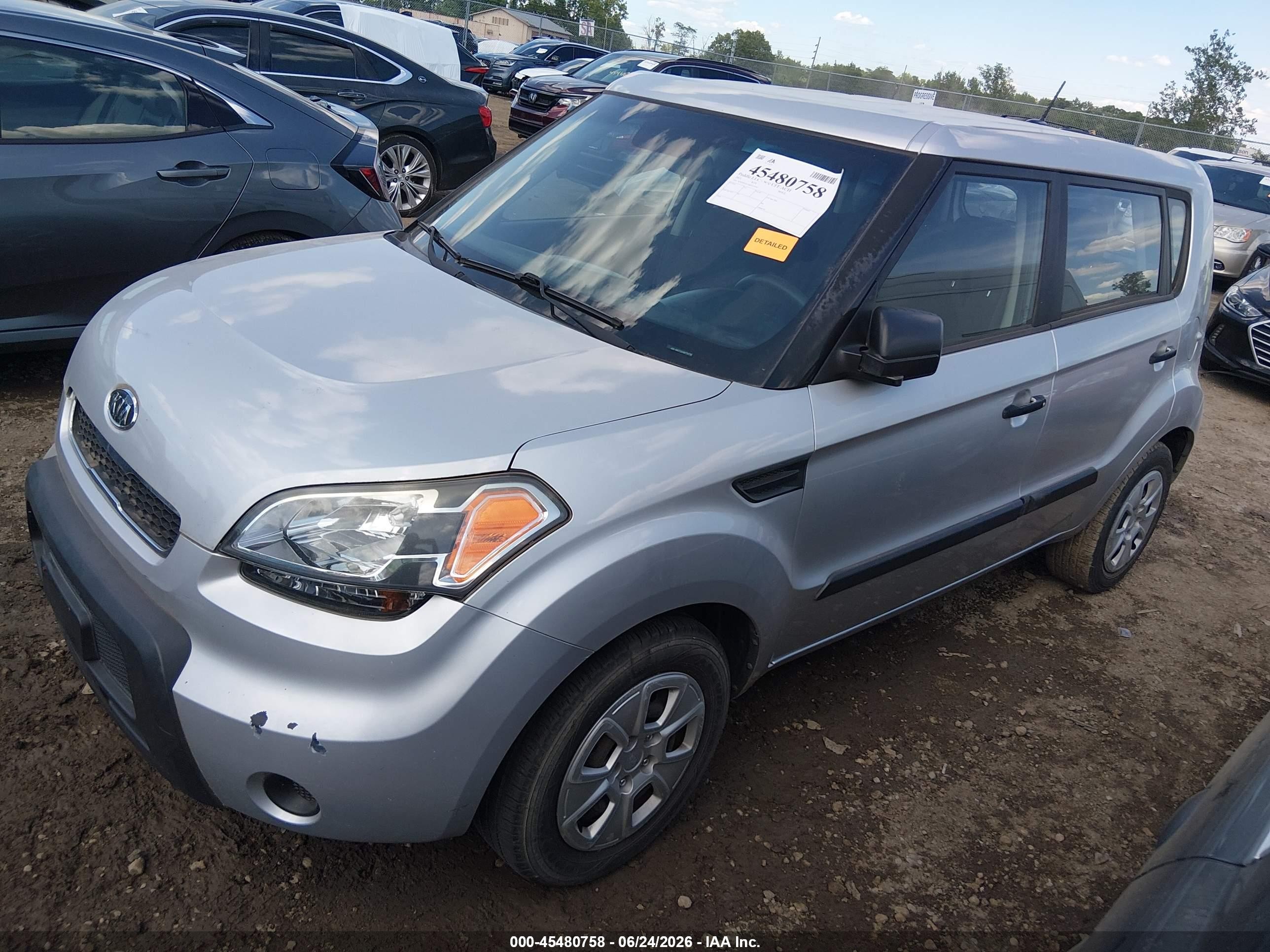 2011 Kia Soul Silver vin: KNDJT2A1XB7714792