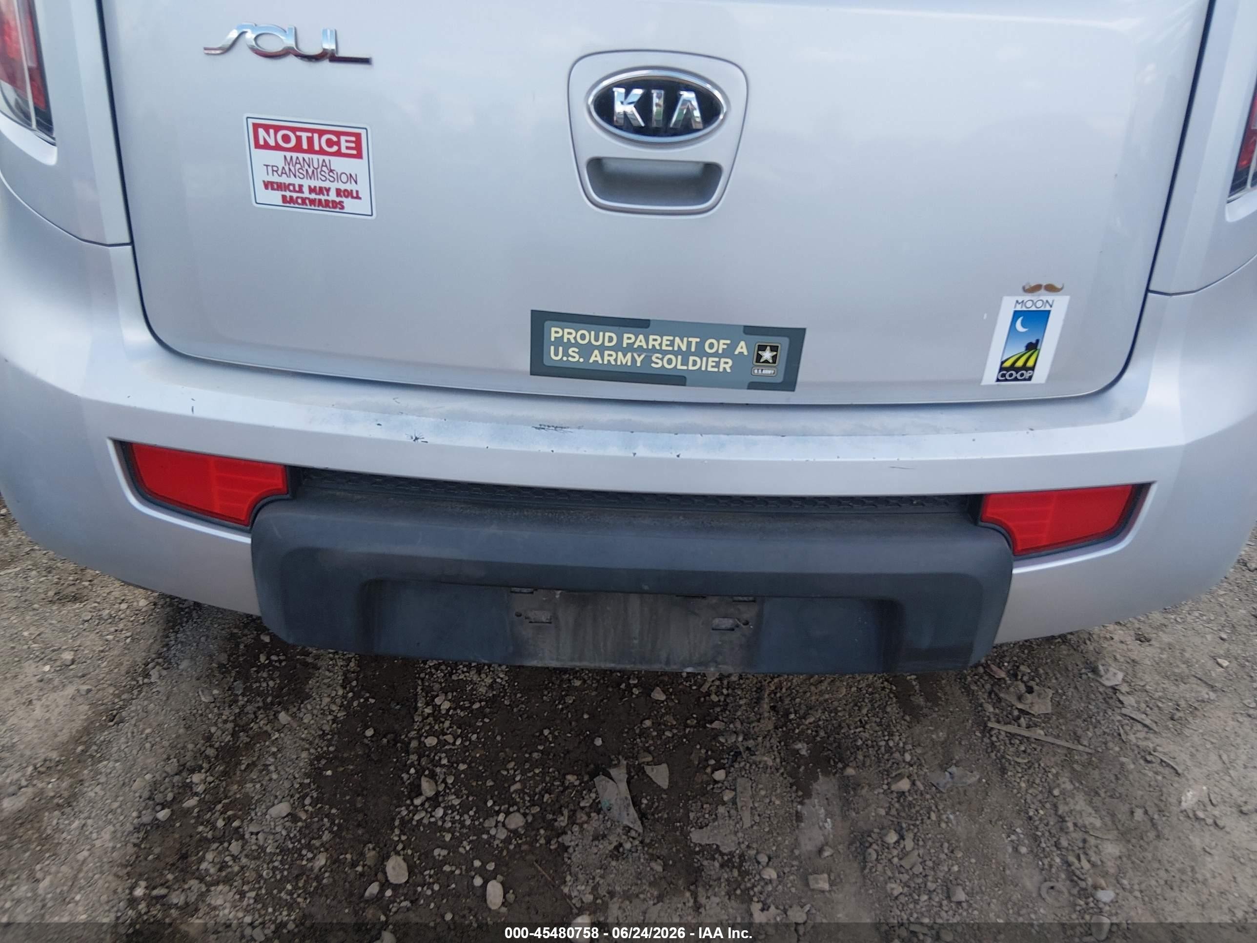 2011 Kia Soul Silver vin: KNDJT2A1XB7714792