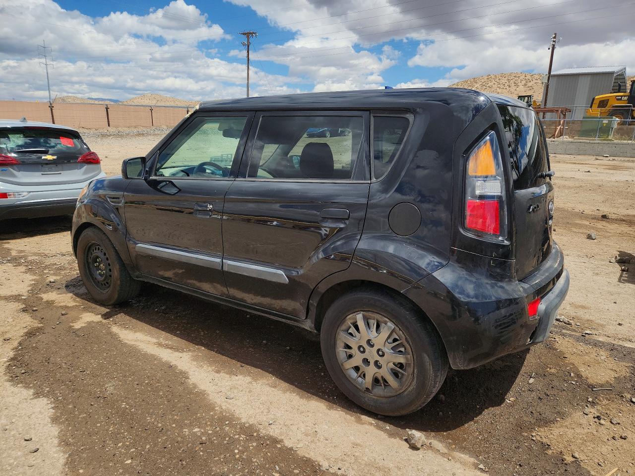 2010 Kia Soul + Black vin: KNDJT2A20A7069738