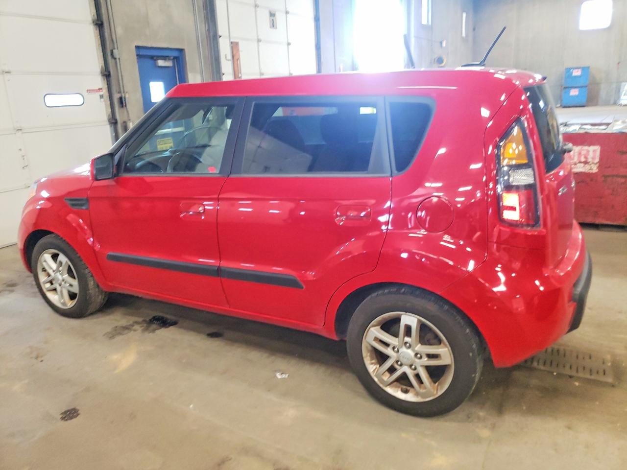 2010 Kia Soul + Red vin: KNDJT2A20A7081775
