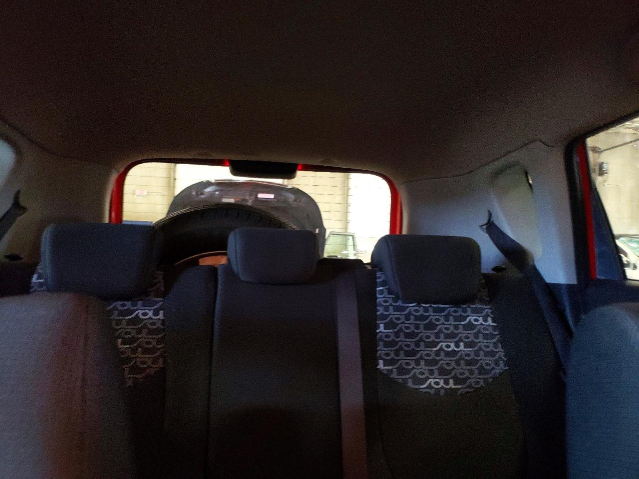 2010 Kia Soul + Red vin: KNDJT2A20A7081775