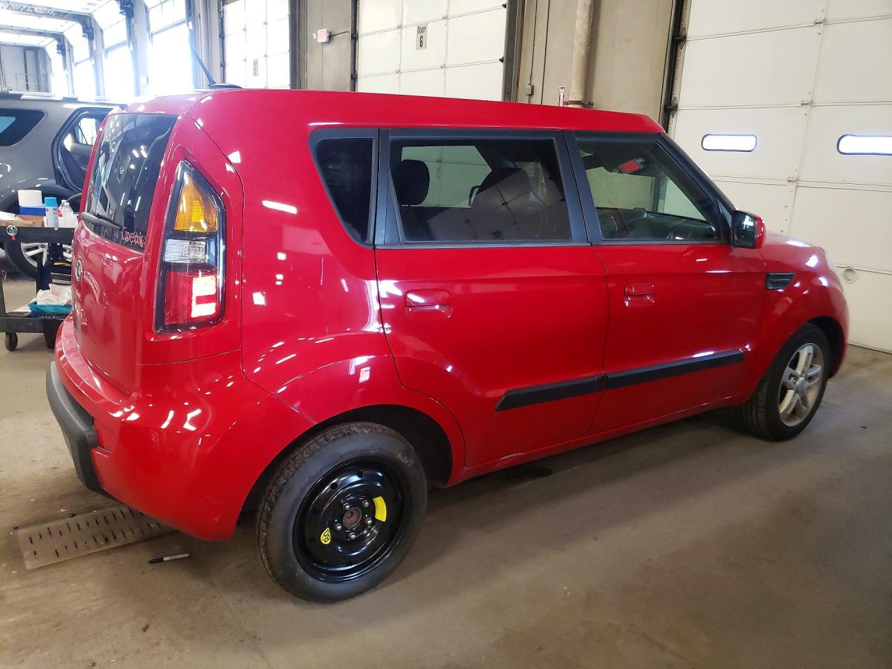 2010 Kia Soul + Red vin: KNDJT2A20A7081775